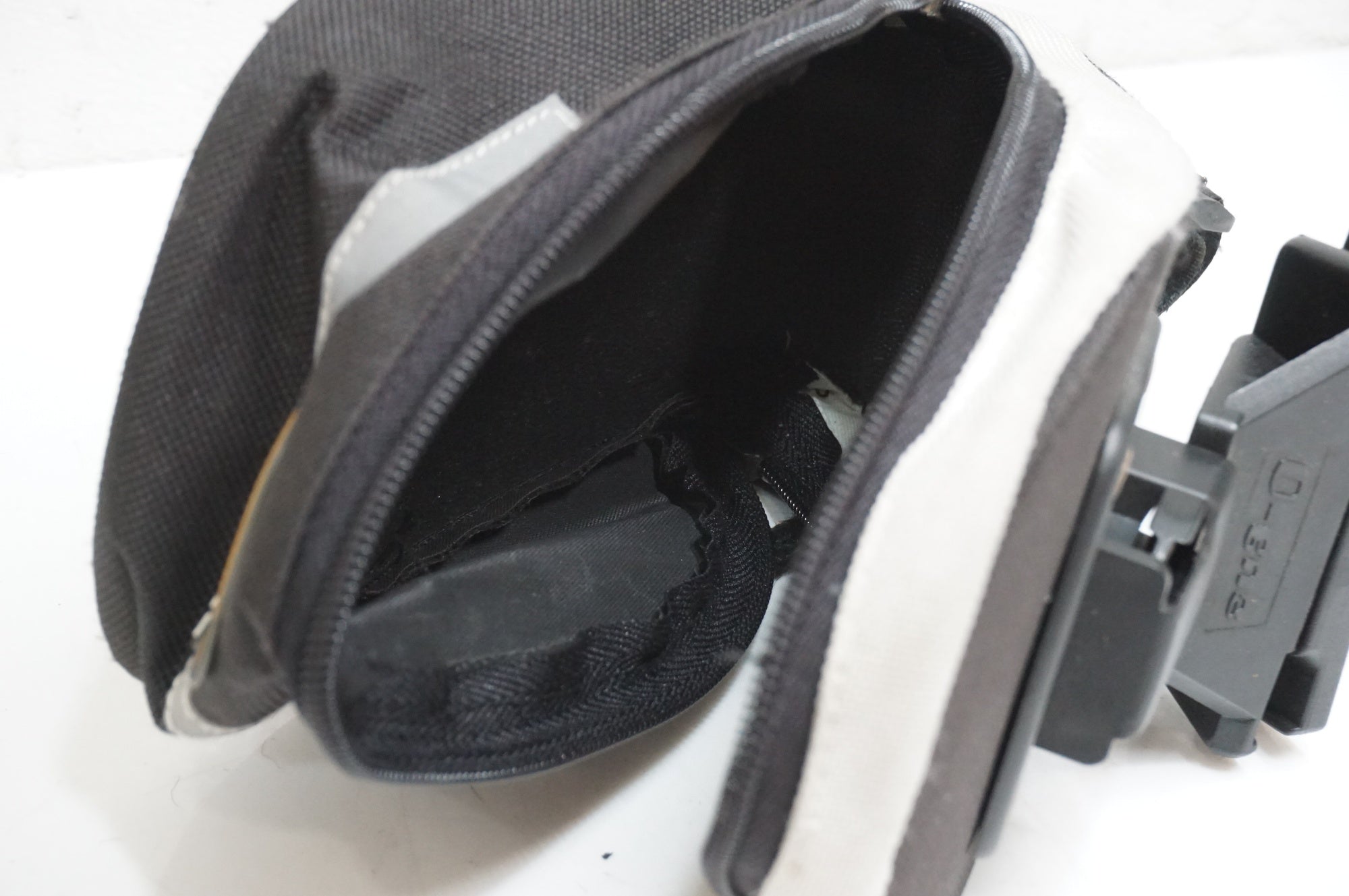 O-GNS 「オージーエヌエス」 サドルバッグ / 大宮店