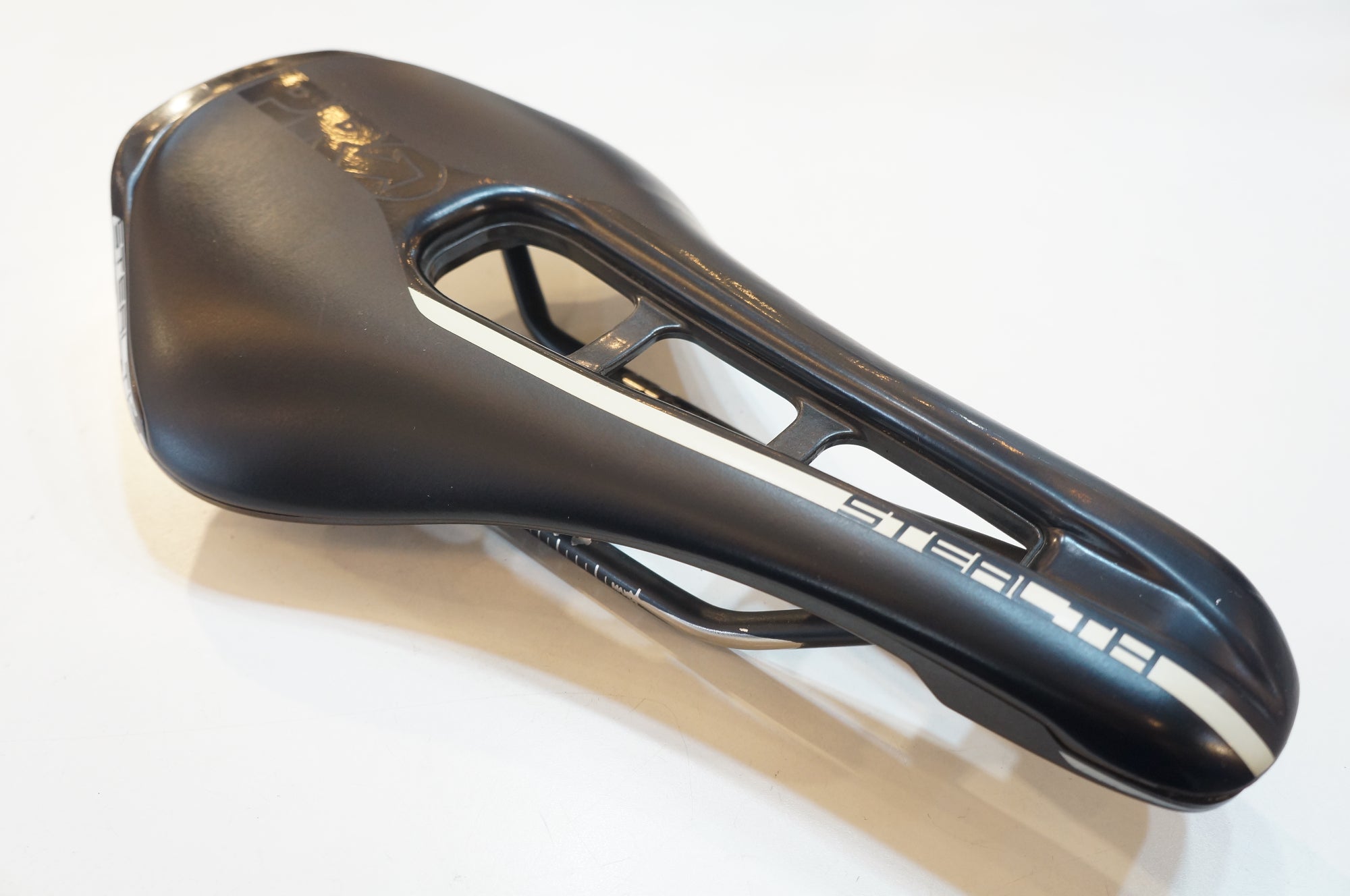 SHIMANO 「シマノ」 PRO STEALTH サドル / バイチャリ浦和ベース