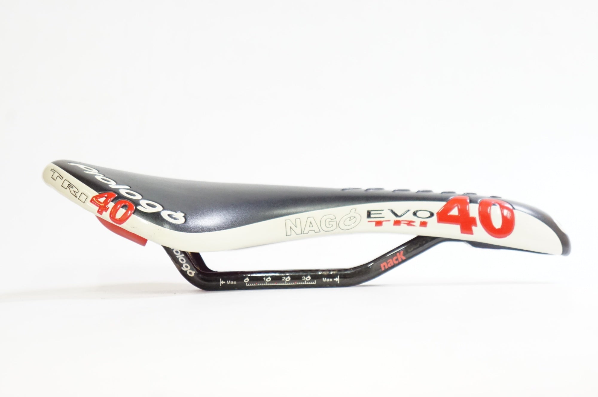 PROLOGO 「プロロゴ」 NAGO EVO TRI 40 NACK サドル / 熊谷本店