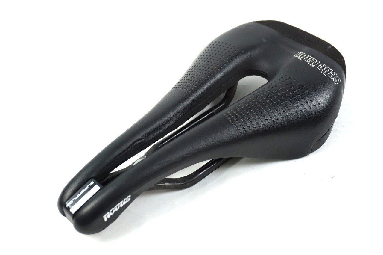 SELLE ITALIA 「セライタリア」 NOVUS BOOST KIT CARBONIO SUPERFLOW サドル / 川越店