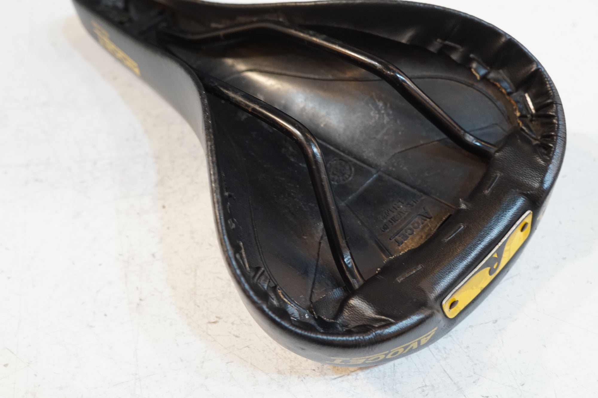 AVOCET 「アボセット」 RACING サドル / バイチャリ浦和ベース