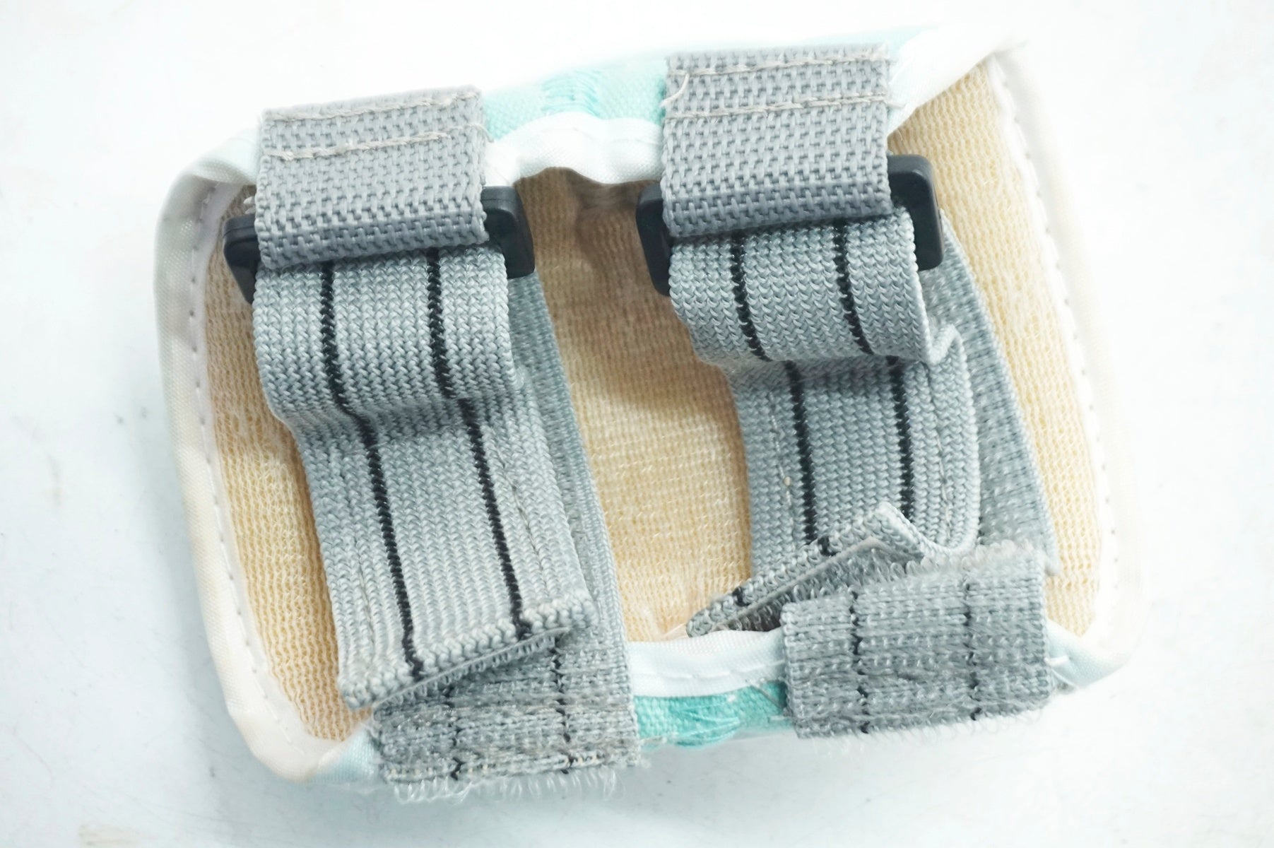 AVIGO 「アヴィゴ」 子供用 ニーガード / 大阪門真店