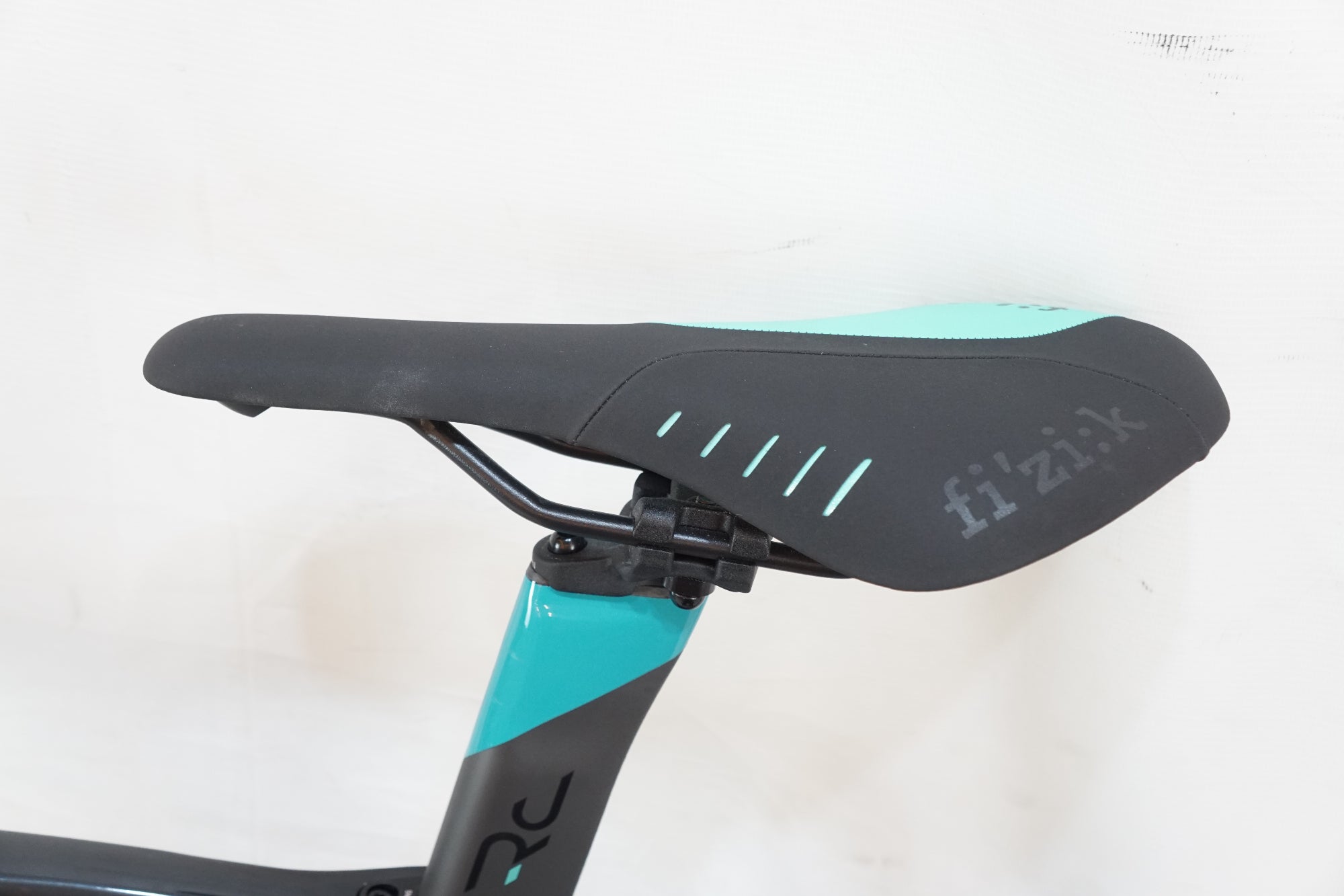 BIANCHI 「ビアンキ」 OLTRE XR3 DISC 105 2022年モデル ロードバイク / バイチャリ浦和ベース