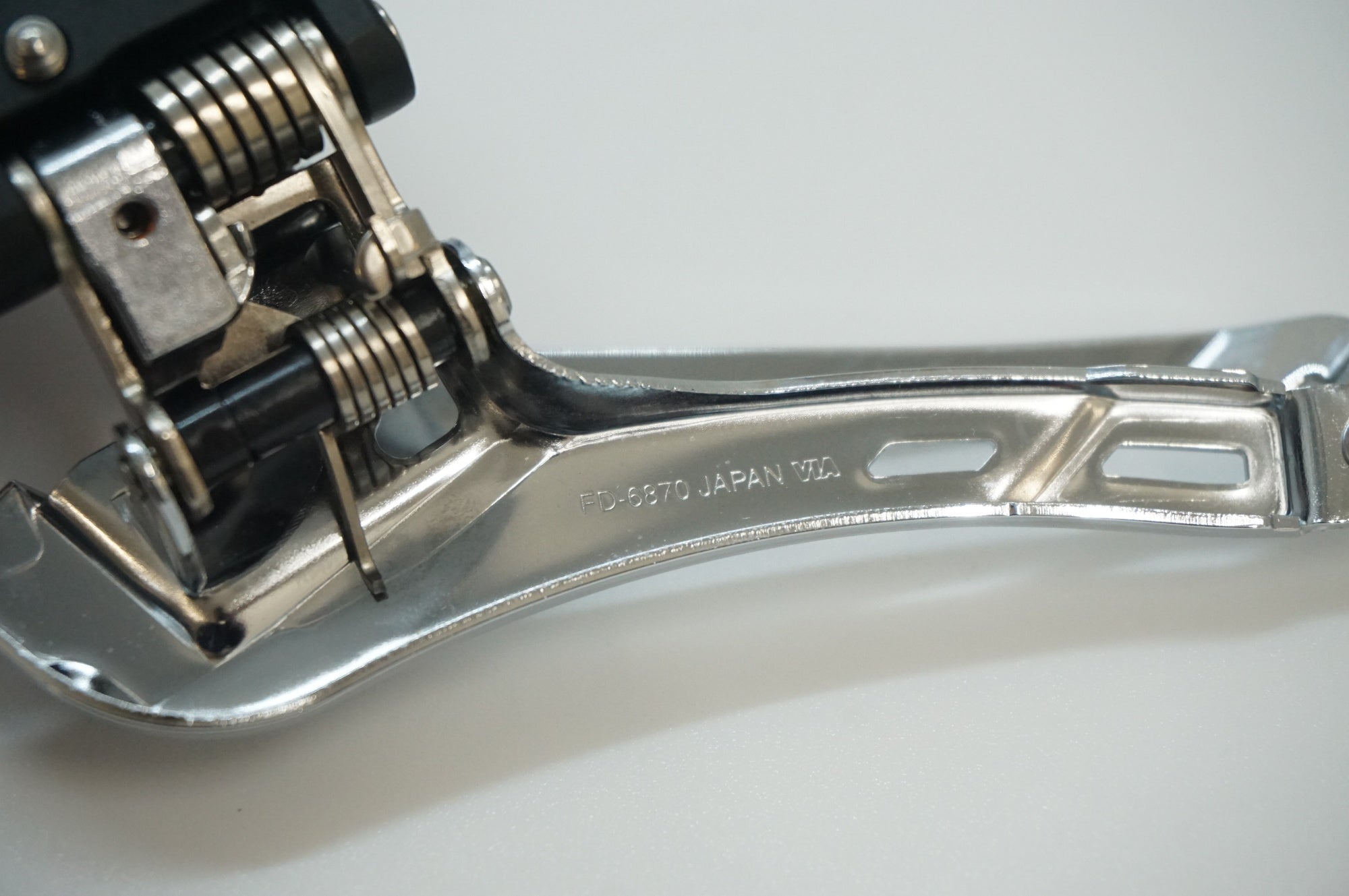 SHIMANO 「シマノ」 ULTEGRA 6870 DI2 コンポーネントセット