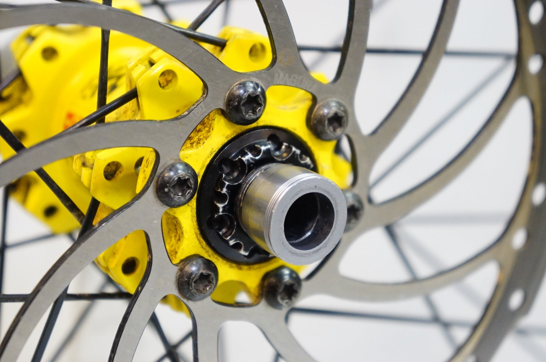 MAVIC 「マビック」 DEEMAX ULTIMATE 26インチ シマノ8/9速 ホイール