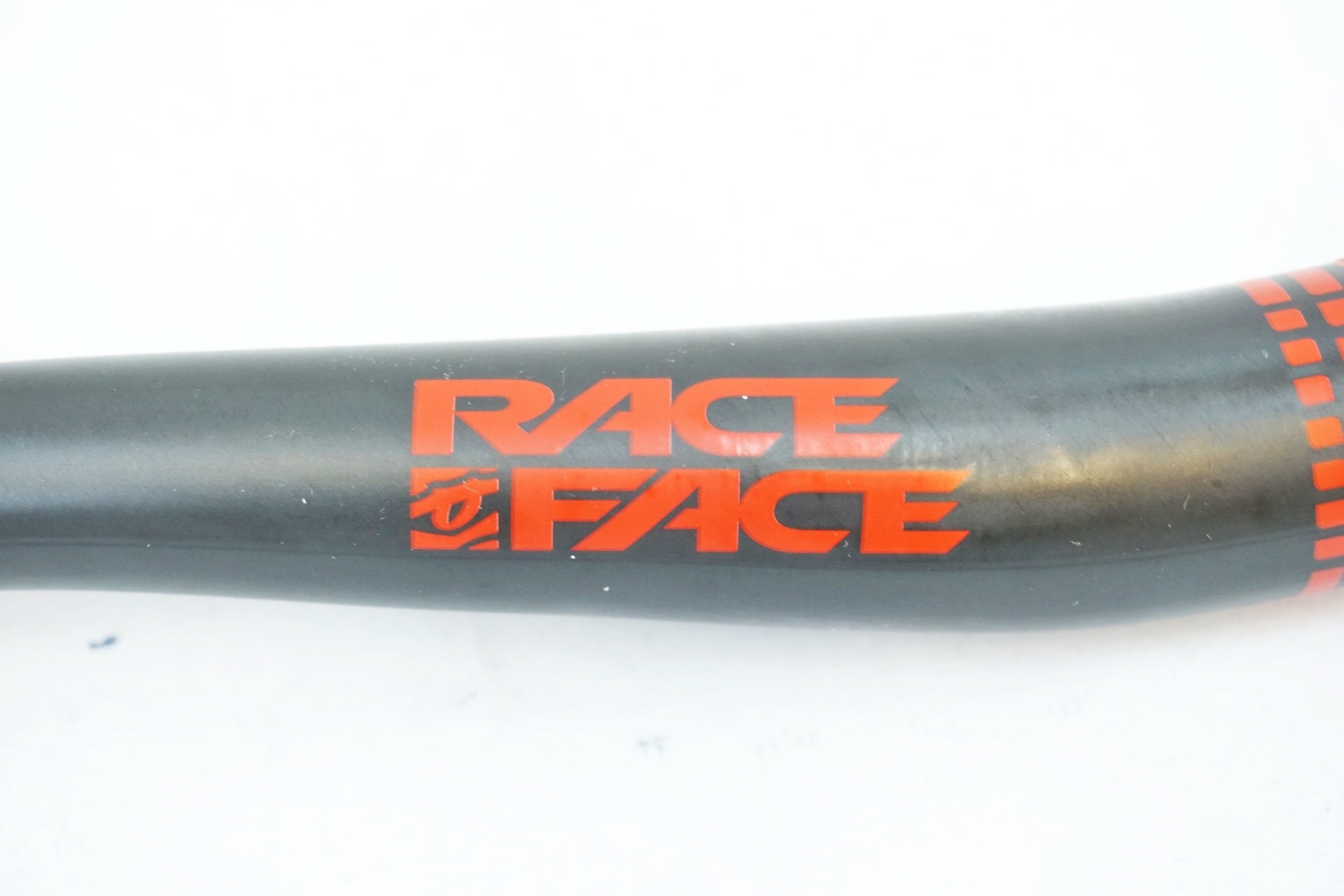 RACE FACE 「レースフェイス」 SIXC Φ31.8 723mm ハンドルバー / 有明ガーデン店