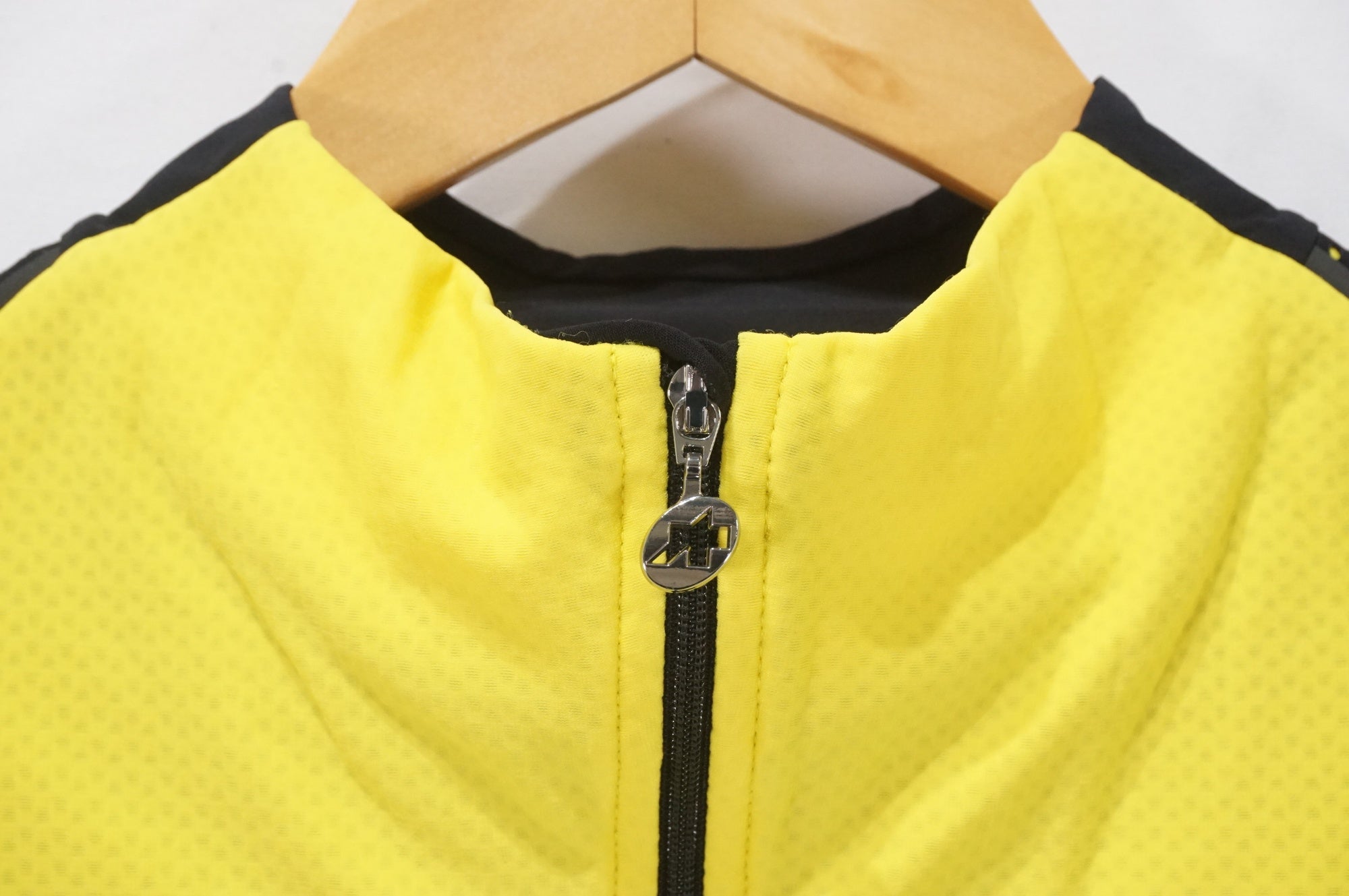 ASSOS 「アソス」 Mサイズ ベスト / AKIBA店