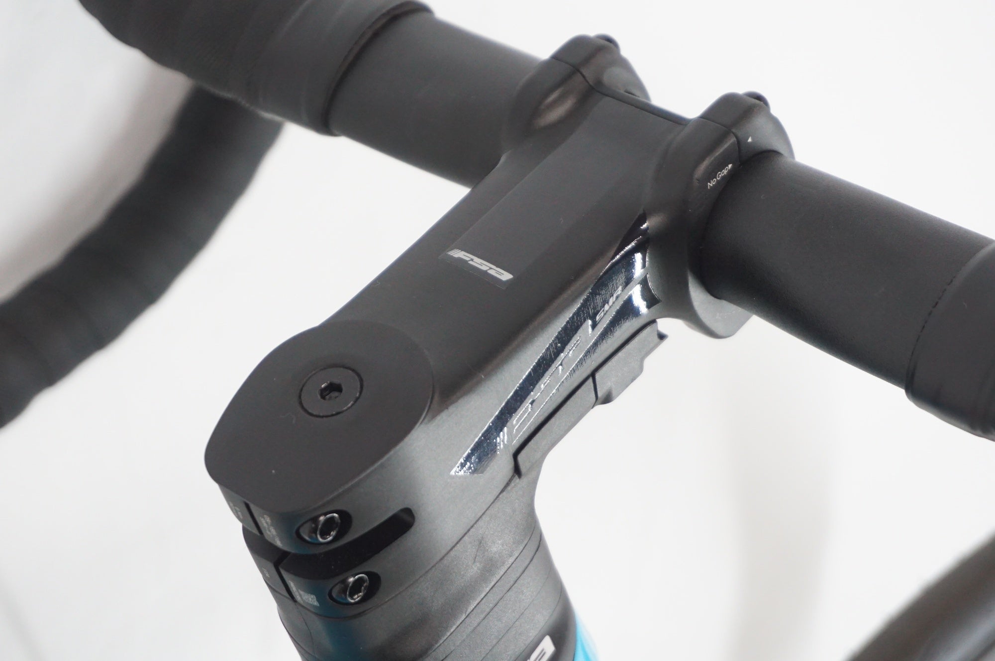 MERIDA 「メリダ」 REACTO 4000 2024年モデル ロードバイク / 阪急塚口店