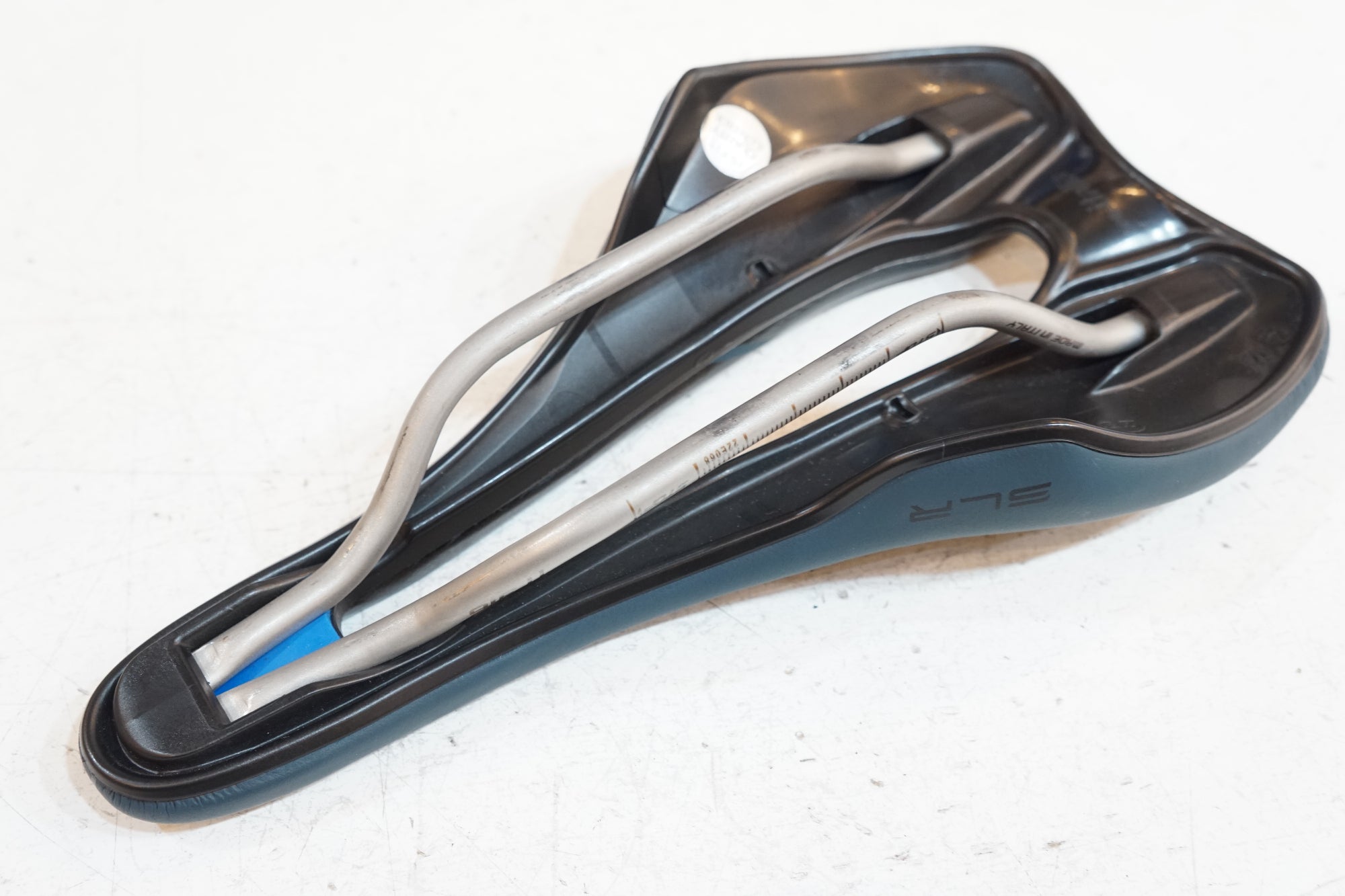 SELLE ITALIA 「セラ イタリア」 BOOST SLR GRAVEL サドル / バイチャリ浦和ベース