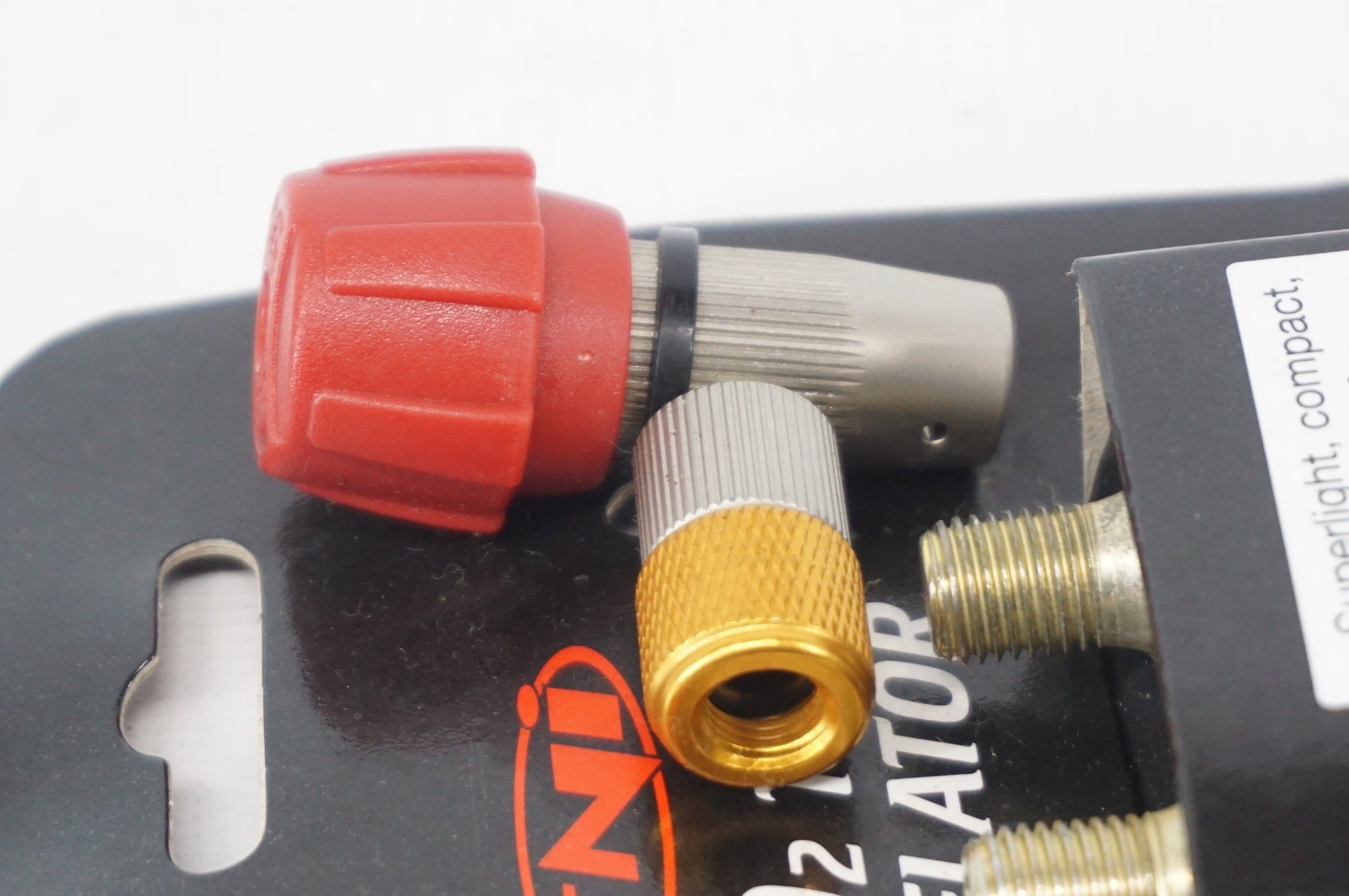 TNI 「ティーエヌアイ」 CO2ボンベ インフレーター セット / 阪急塚口店