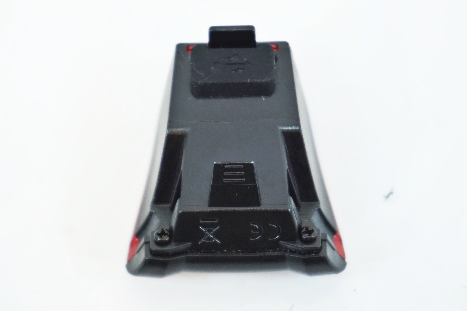 GIANT 「ジャイアント」 NUMEN＋UNICLIP TL リアライト / 有明ガーデン店