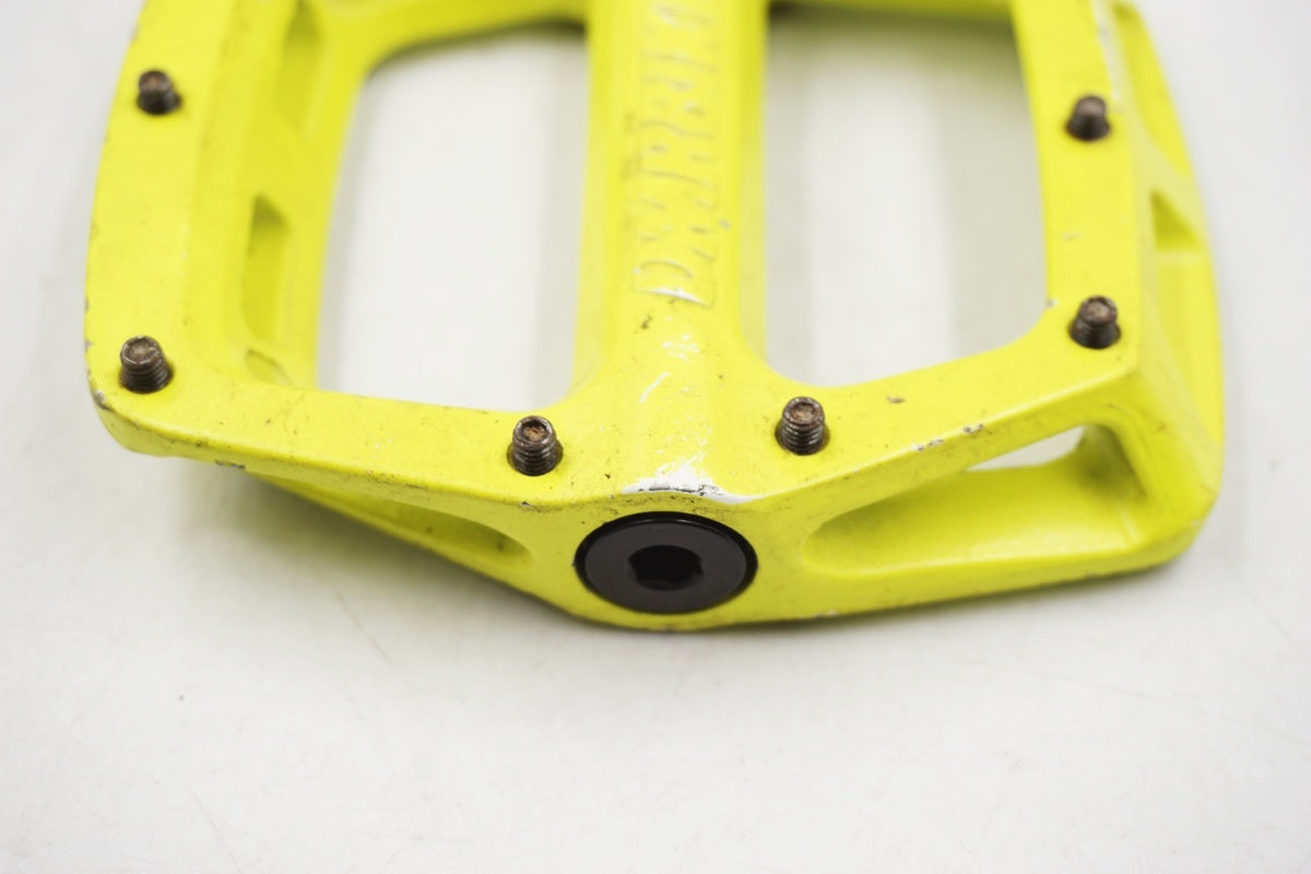 DMR 「ディーエムアール」 BIKES V8 ペダル / 奈良店