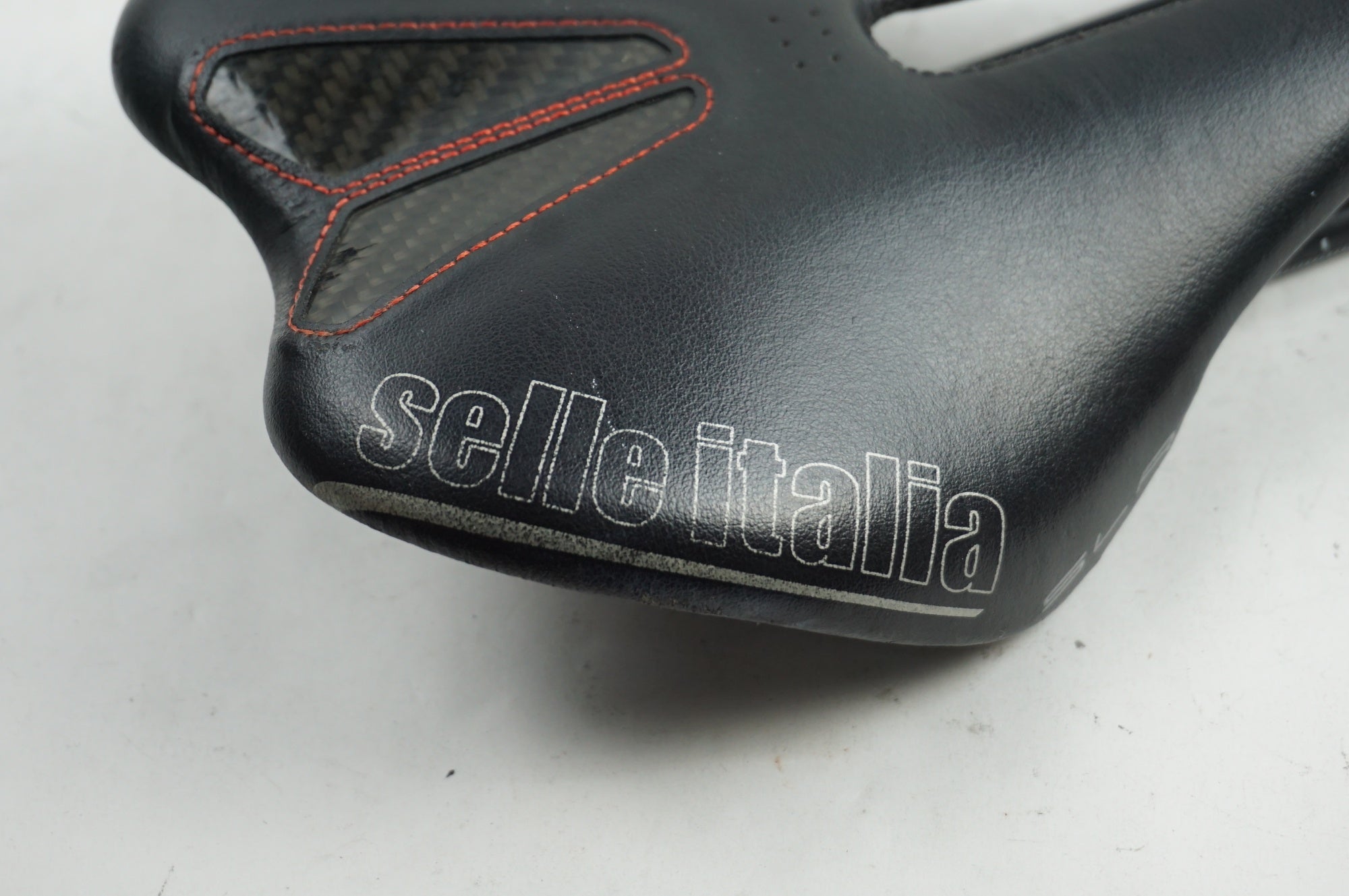 SELLA ITALIA 「セライタリア」 SLR KIT CARBONIO FLOW サドル / 川越