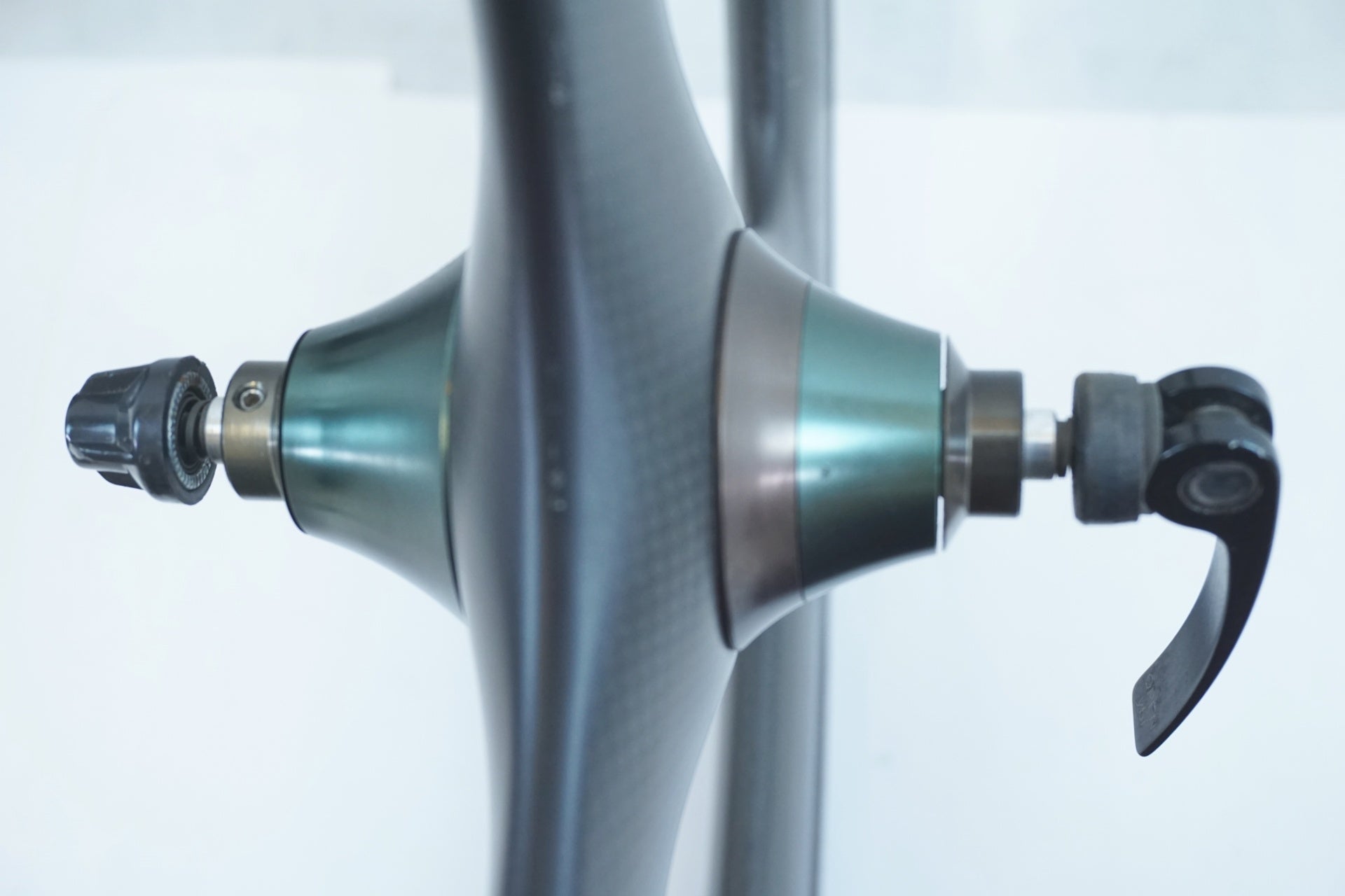 KITT DESIGN 「キット デザイン」 CARBON WHEEL シマノ 11S バトン ホイール / 有明ガーデン店