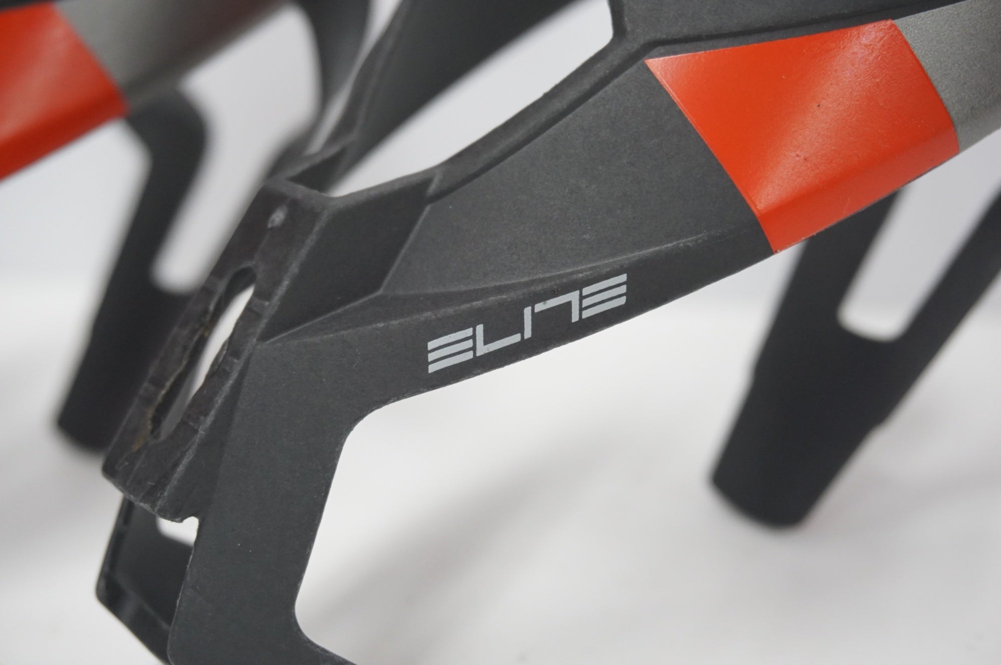 ELITE 「エリート」 VICO CARBON ボトルケージセット / 福岡店