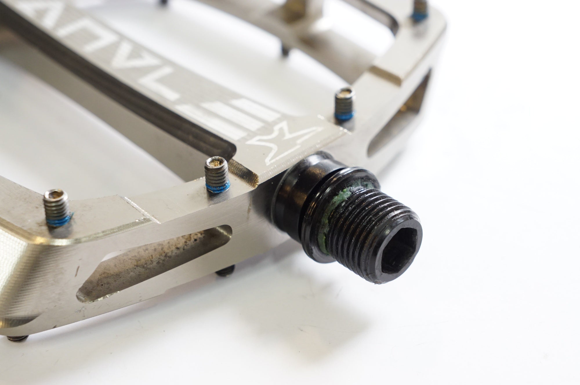 ANVL 「アンビル」 COMPONENTS TILT V3 ALUMINUM ペダル / 熊谷