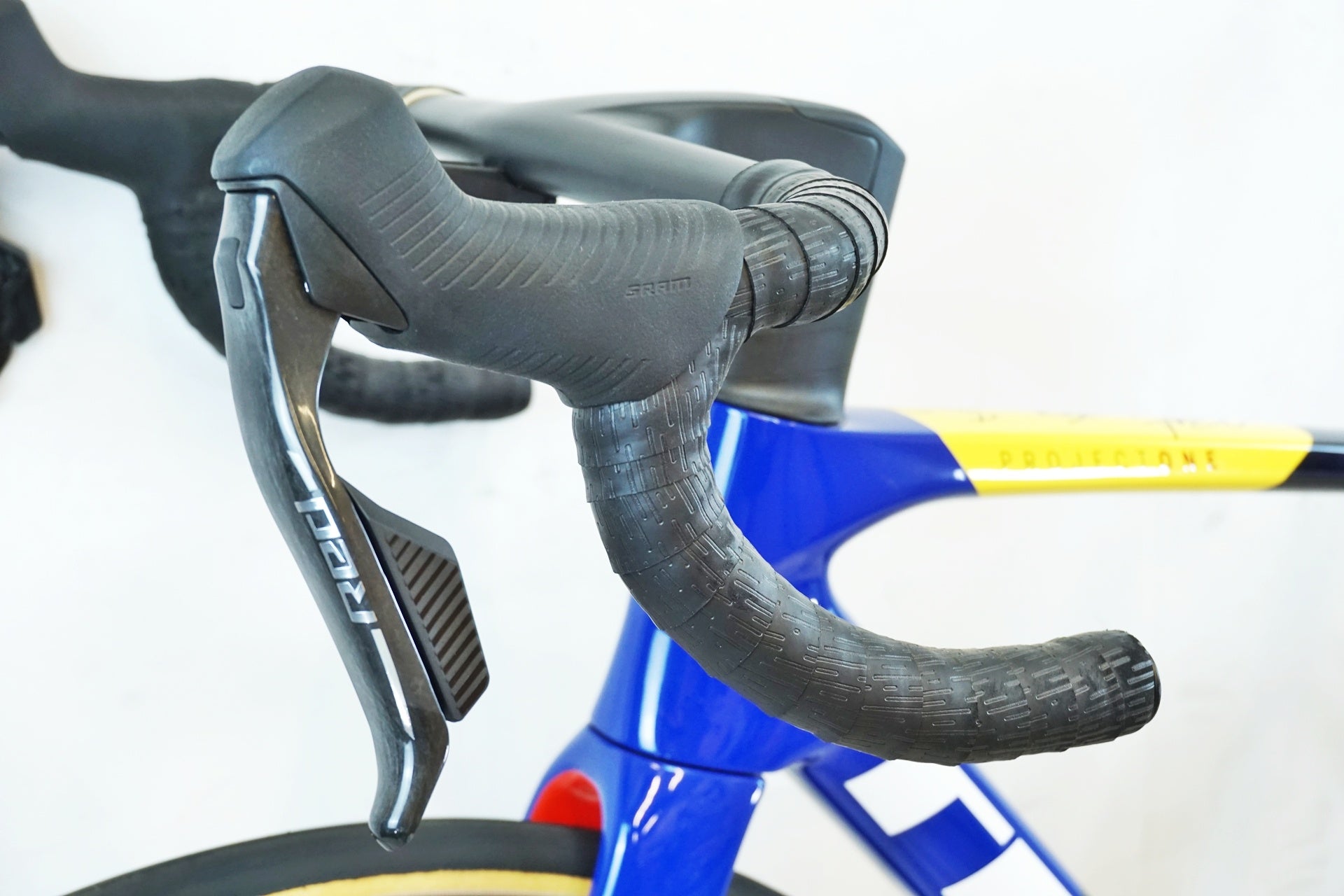 TREK 「トレック」 MADONE SLR9 AXS GEN8 2025年モデル ロードバイク / 有明ガーデン店