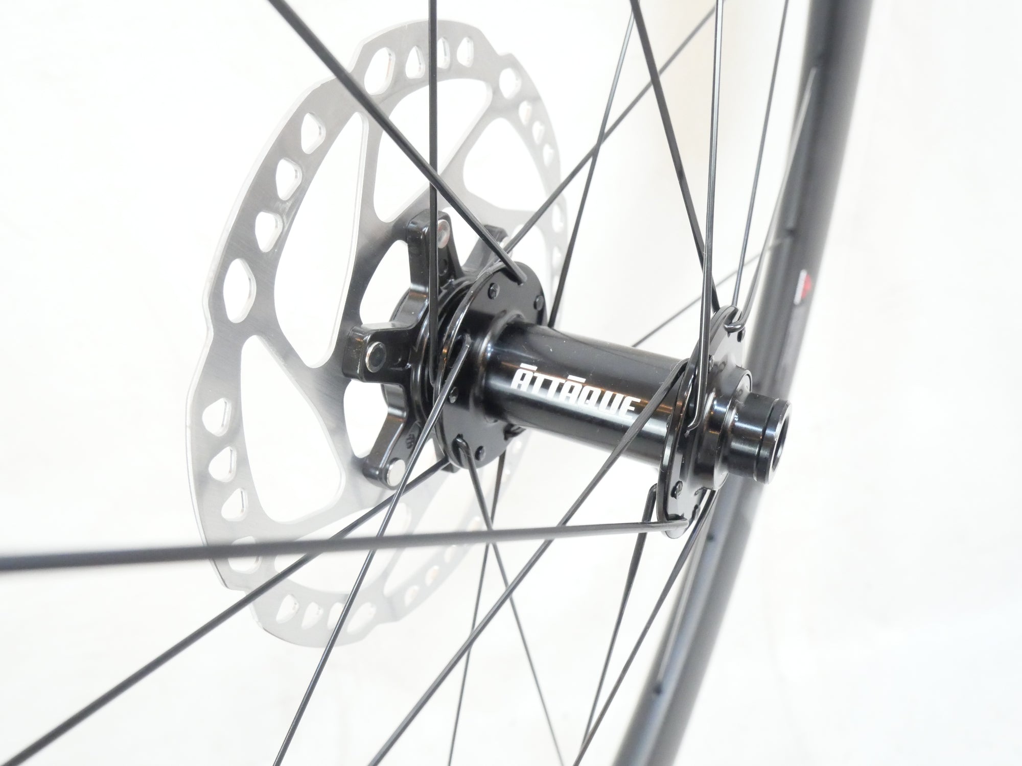 ATTAQUE 「アタッキ」 50 ATTA-C501 DISC SHIMANO 11s ホイールセット / バイチャリ浦和ベース