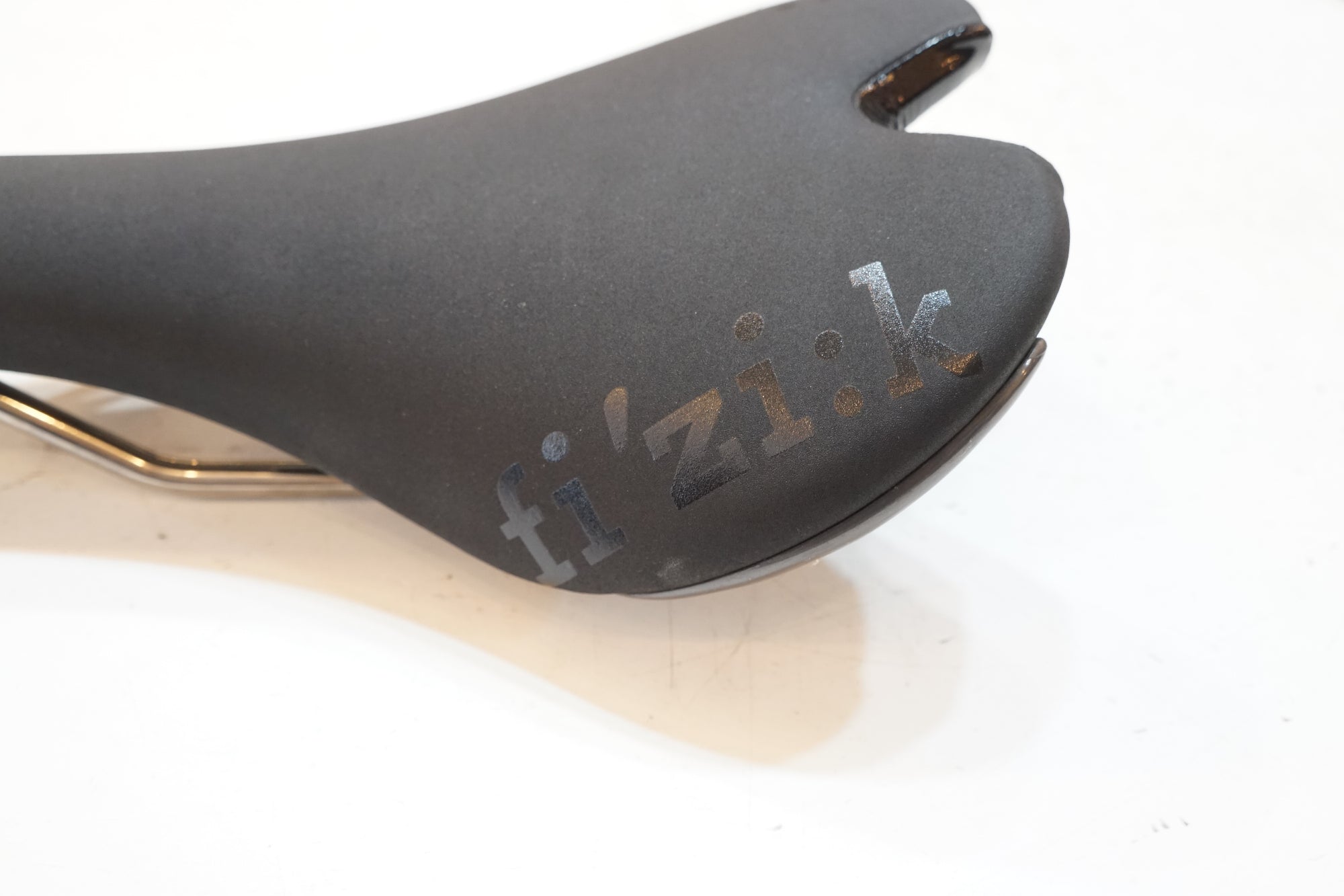 FIZIK 「フィジーク」 ALIANTE R3 サドル / バイチャリ浦和ベース