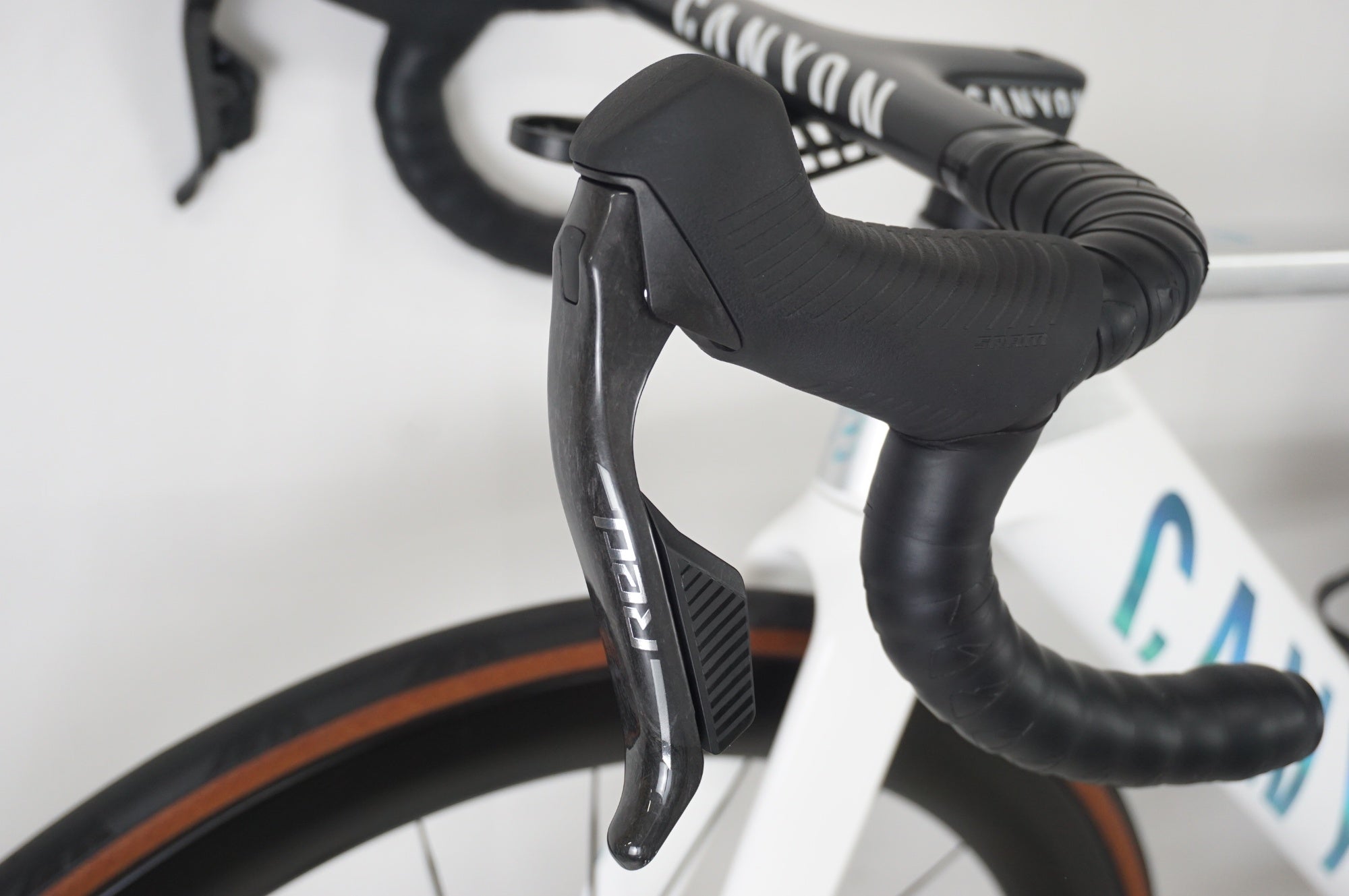 流行に  CANYON 「キャニオン」 ロードバイク 2024年モデル AXS AEROAD 自転車本体
