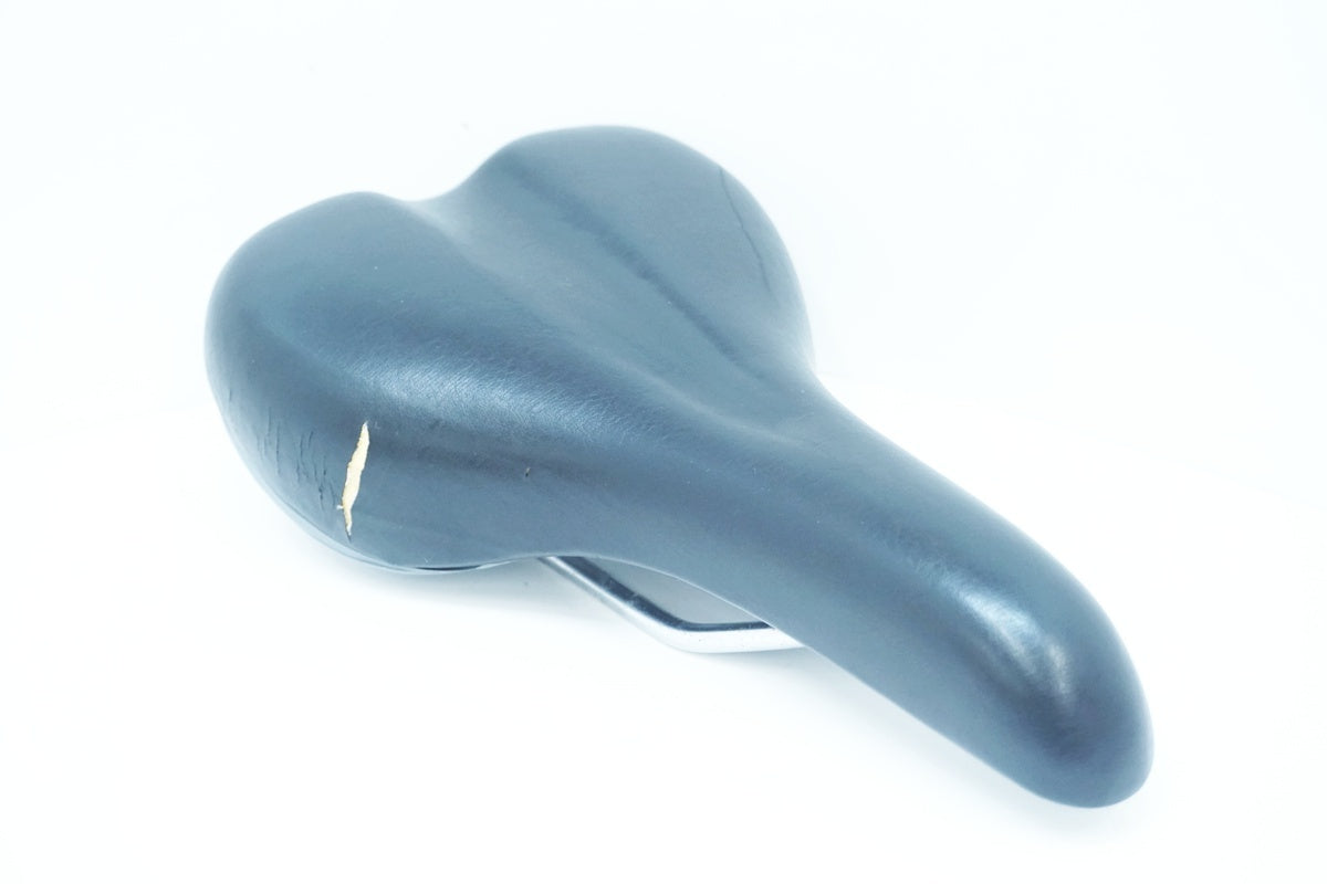 VELO 「ベロ」 サドル / 大阪美原北インター店