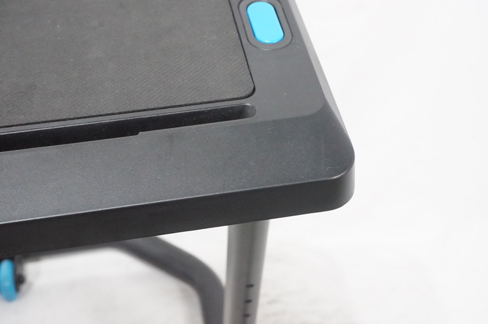 WAHOO 「ワフー」 KICKR DESK インドアサイクリングデスク / AKIBA店