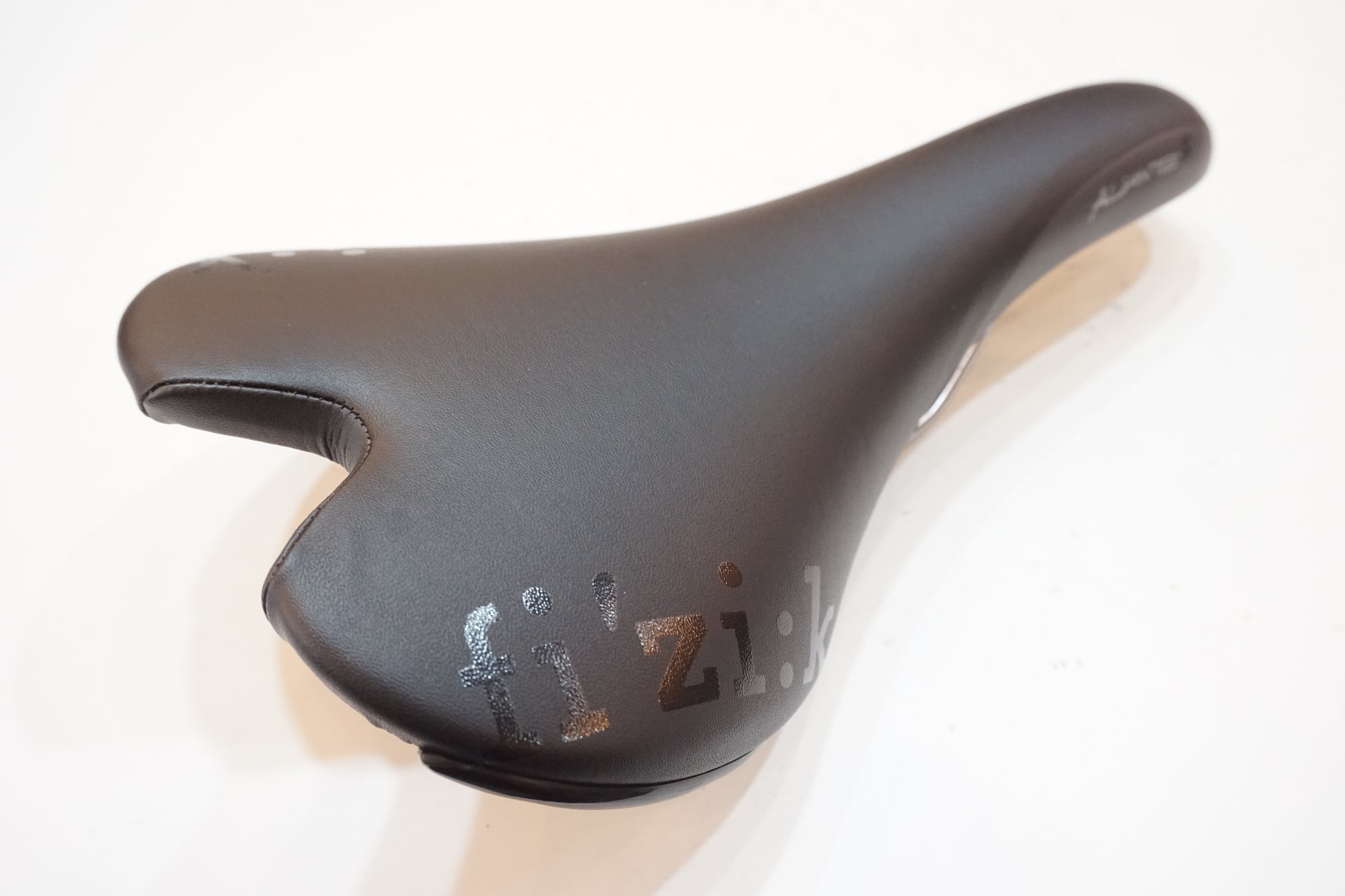 FIZIK 「フィジーク」 ALIANTE8 サドル / バイチャリ浦和ベース