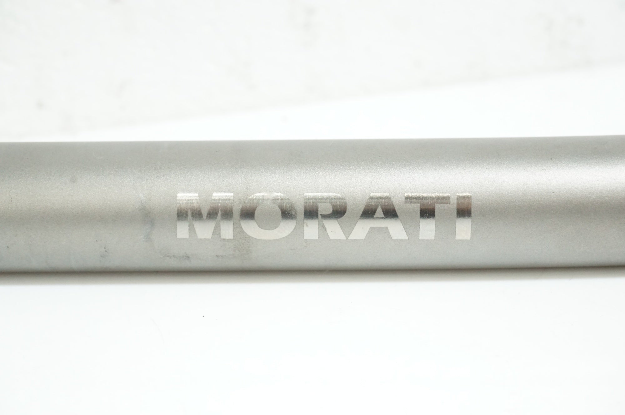 MORATI 「モラティー」 チタン φ22.2 530mm フラットバーハンドル