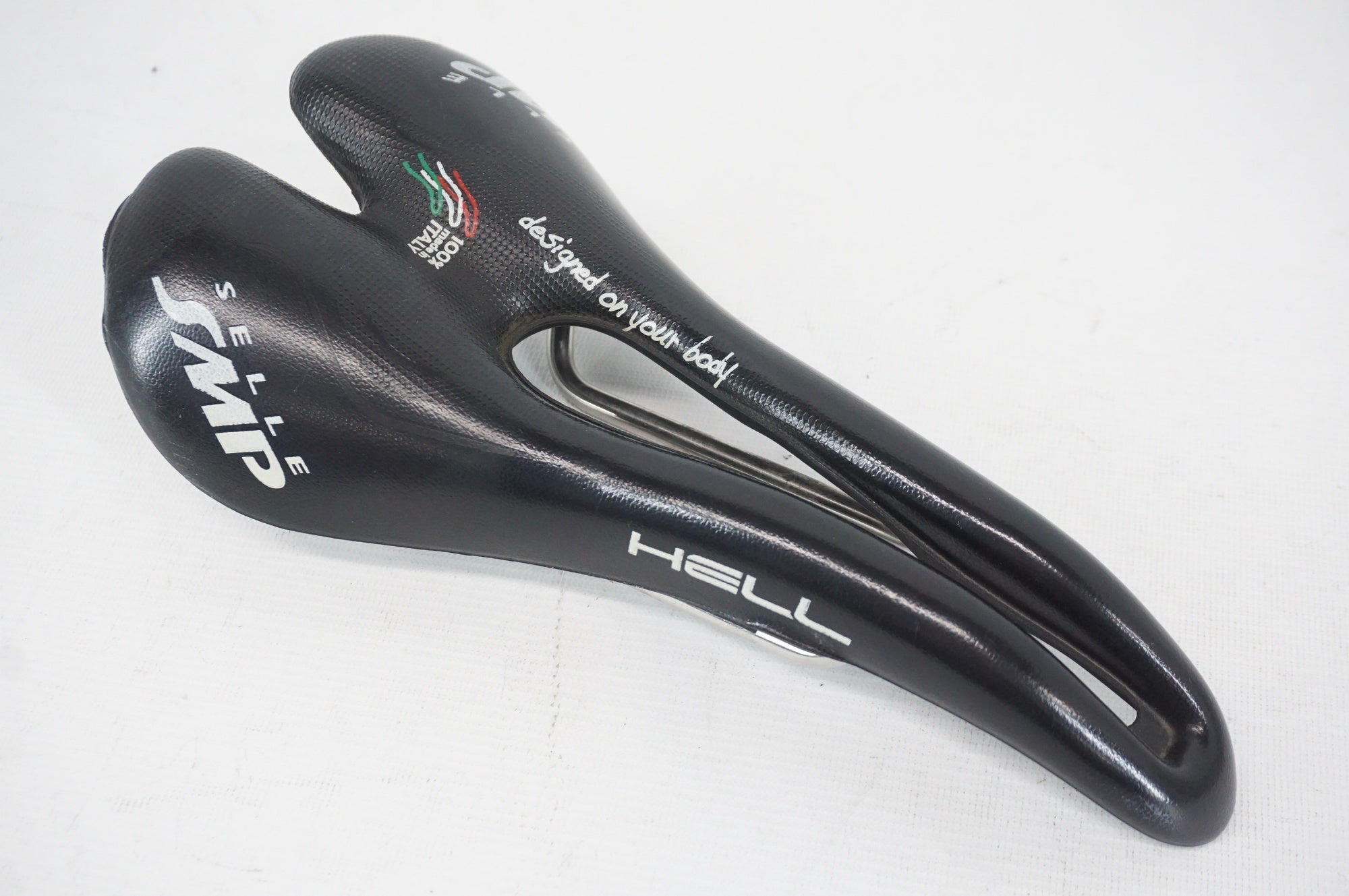 SELLE SMP 「セッレエスエムピー」  HELL サドル / 阪急塚口店