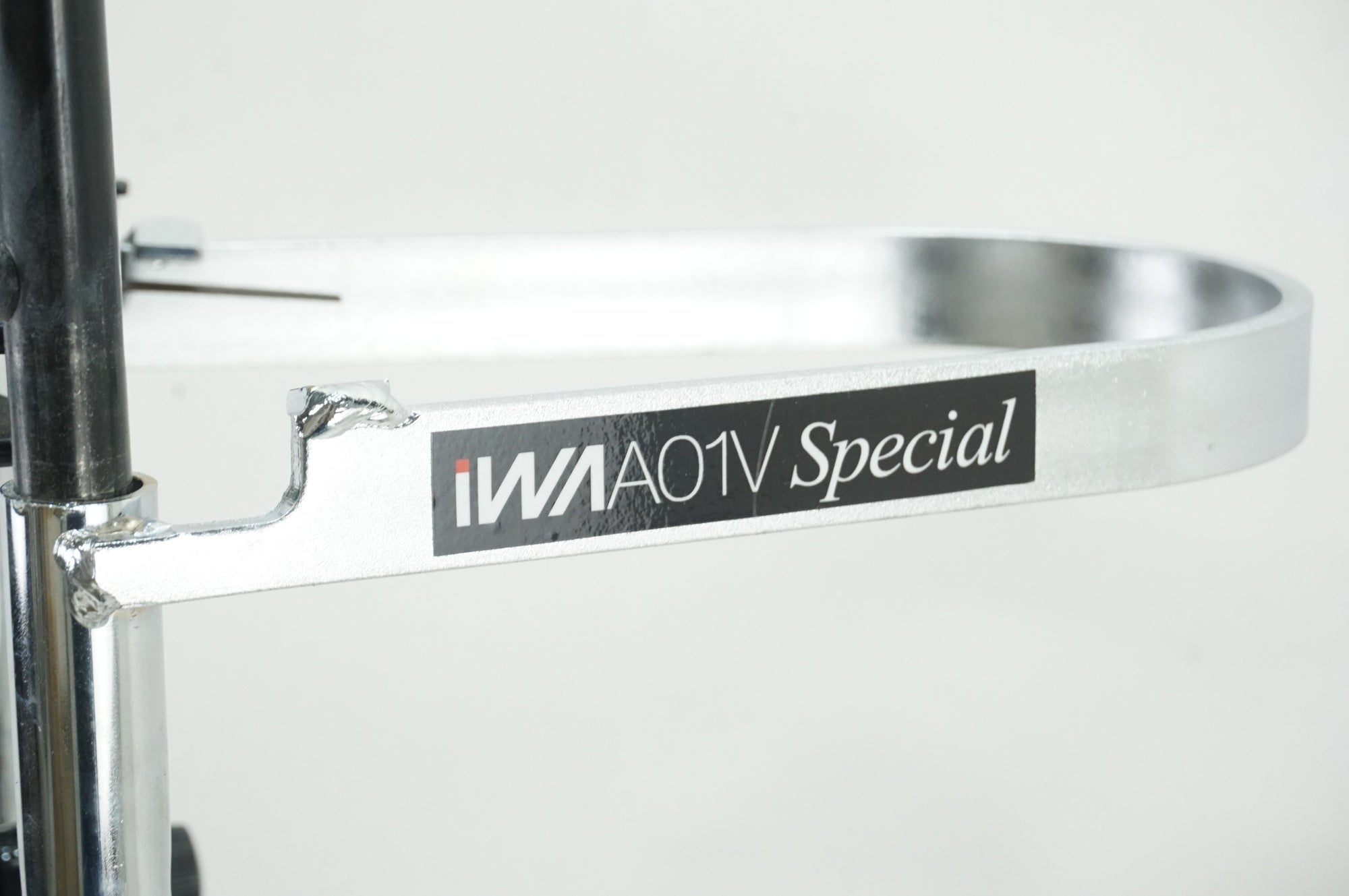 IWA 「アイダブルエー」 A01V SPECIAL ディスプレイスタンド / 大宮店