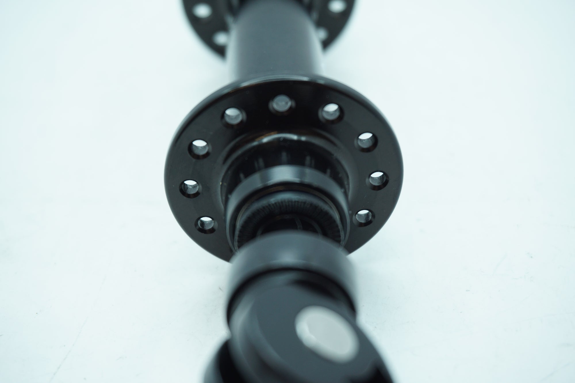 AMERICAN CLASSIC 「アメリカンクラシック」 フロントハブ / 有明