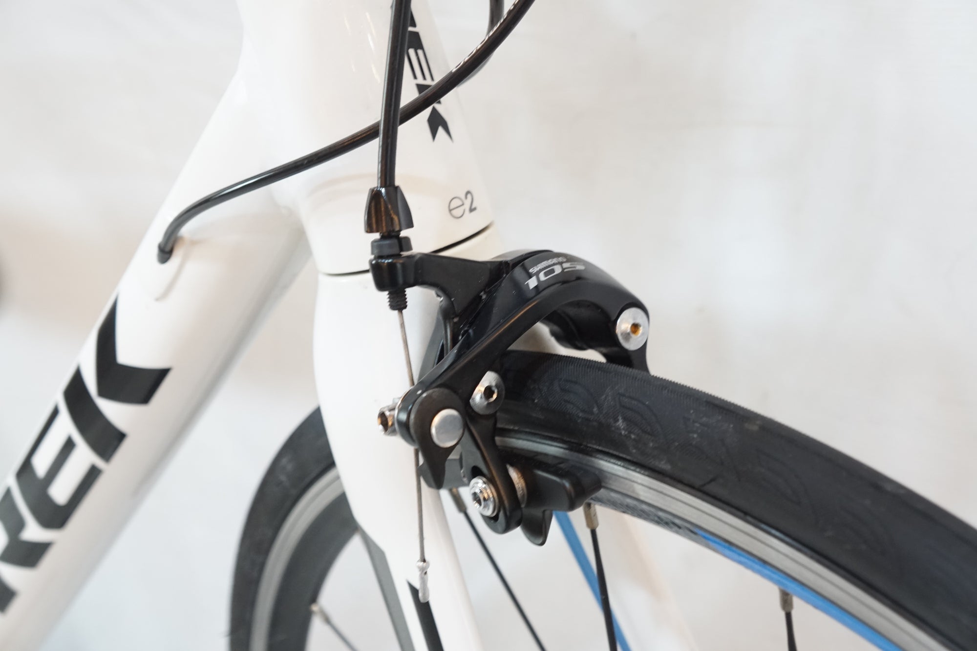 TREK 「トレック」 MADONE2.1 2014年モデル ロードバイク / バイチャリ TREK 「トレック」 MADONE2.1 2014年モデル ロードバイク / バイチャリ