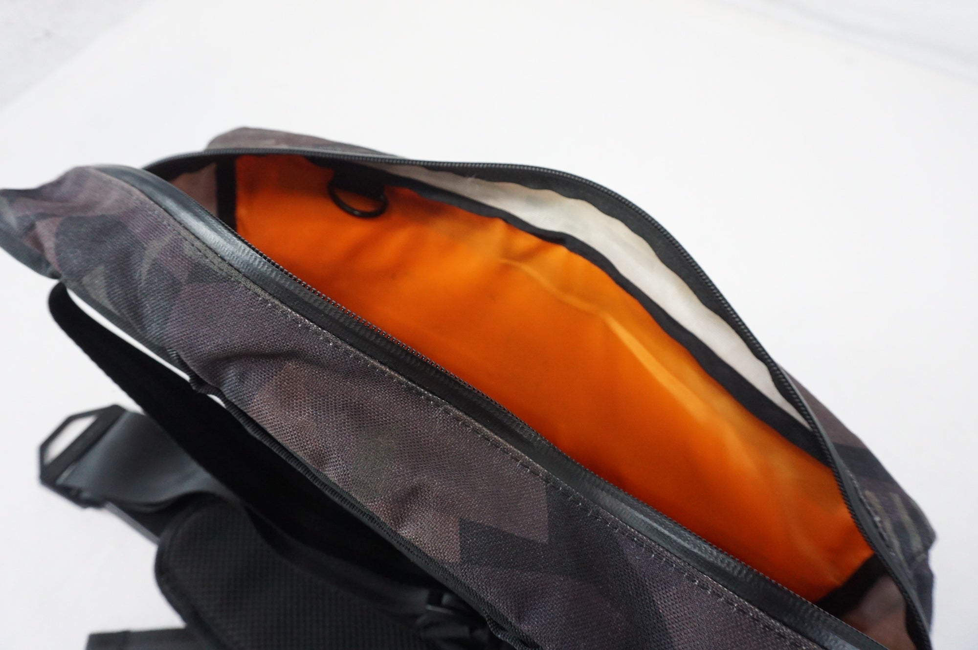 CHROME 「クローム」 KADET SLING BAG ボディバッグ / 阪急塚口店