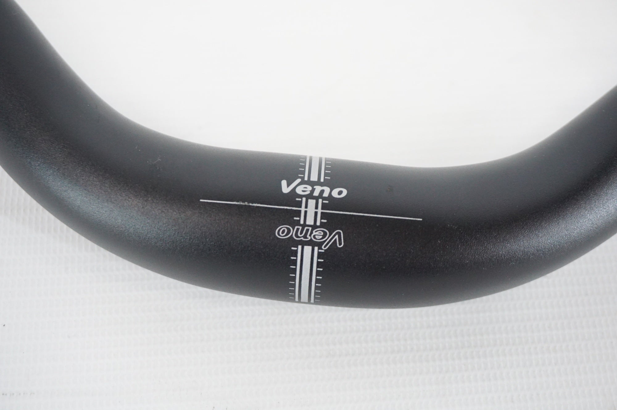 VENO 「ヴェノ」 Φ31.8 550mm セットインライザーハンドルバー / 阪急