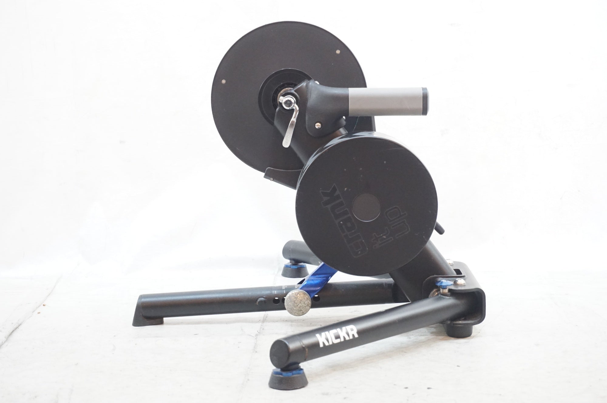 WAHOO 「ワフー」 KICKR WF113 サイクルトレーナー / 浦和ベース