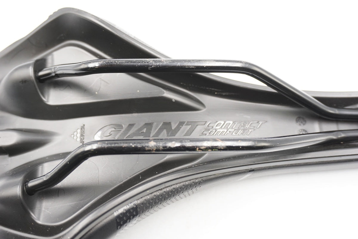GIANT 「ジャイアント」  CONTACT COMFORT サドル / 奈良店