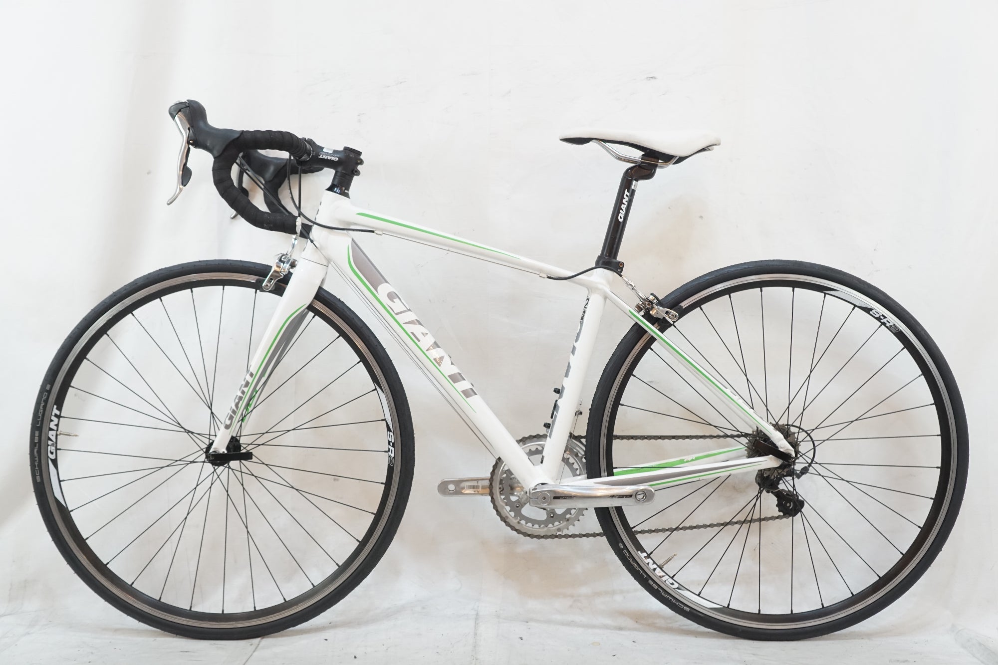 GIANT 「ジャイアント」 DEFY2 2012年モデル ロードバイク GIANT 「ジャイアント」 DEFY2 2012年モデル ロードバイク