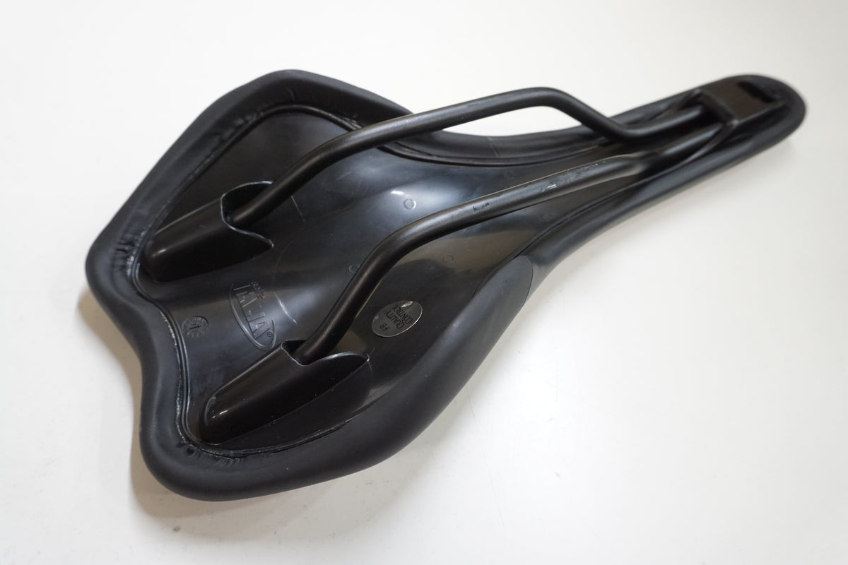 SELLE ITALIA 「セラ イタリア」 X3 サドル / 大宮店