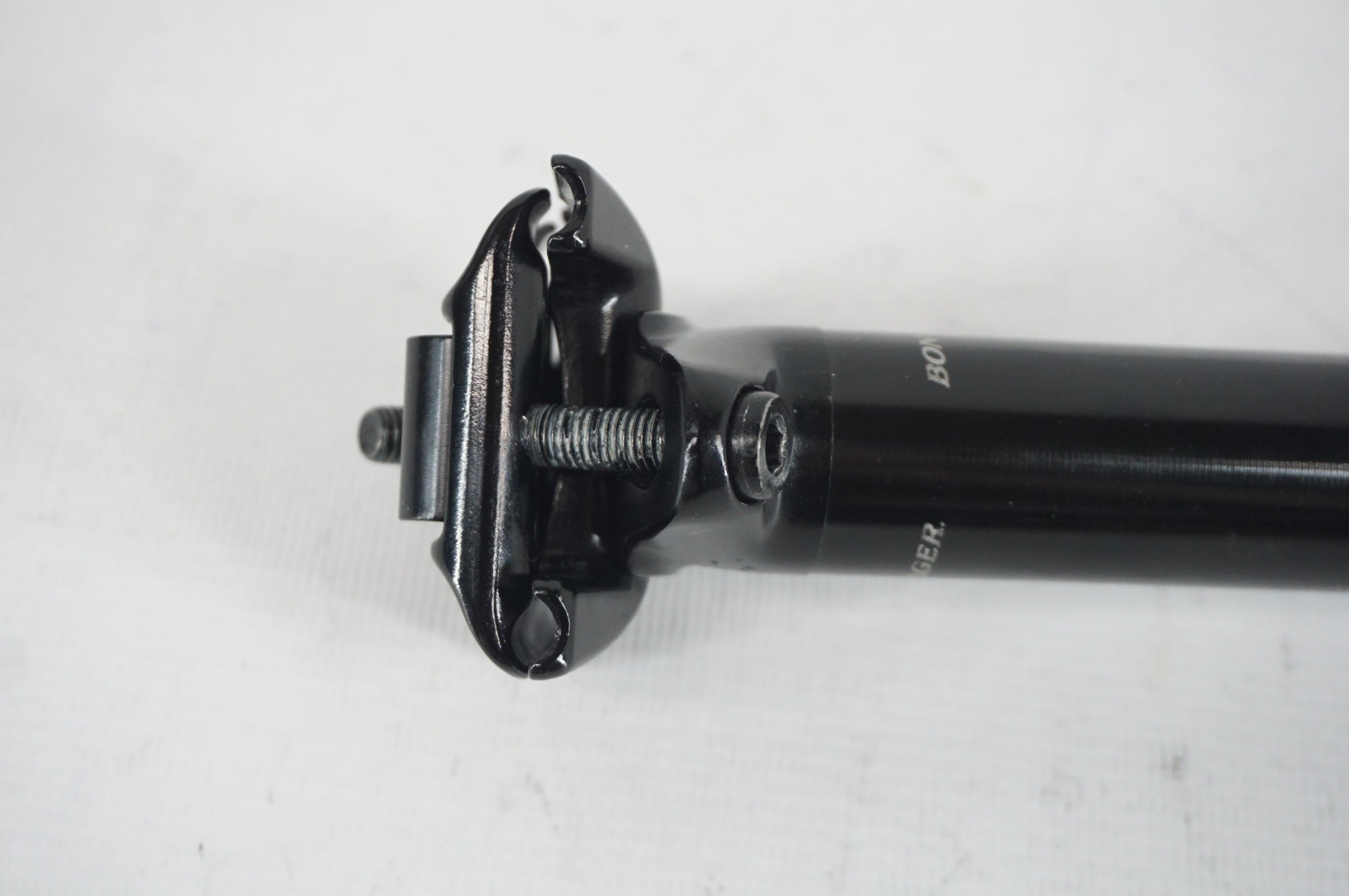 BONTRAGER 「ボントレガー」 Φ27.2 330mm シートポスト / 阪急塚口店