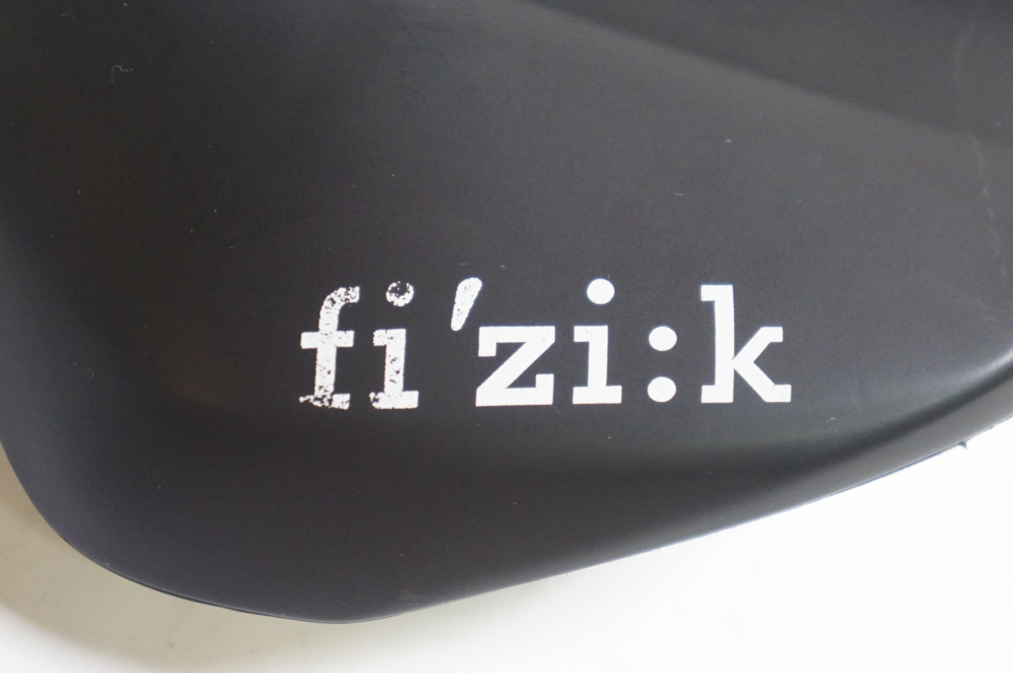 FIZIK 「フィジーク」 TEMPO ARGO R5 サドル / 熊谷本店