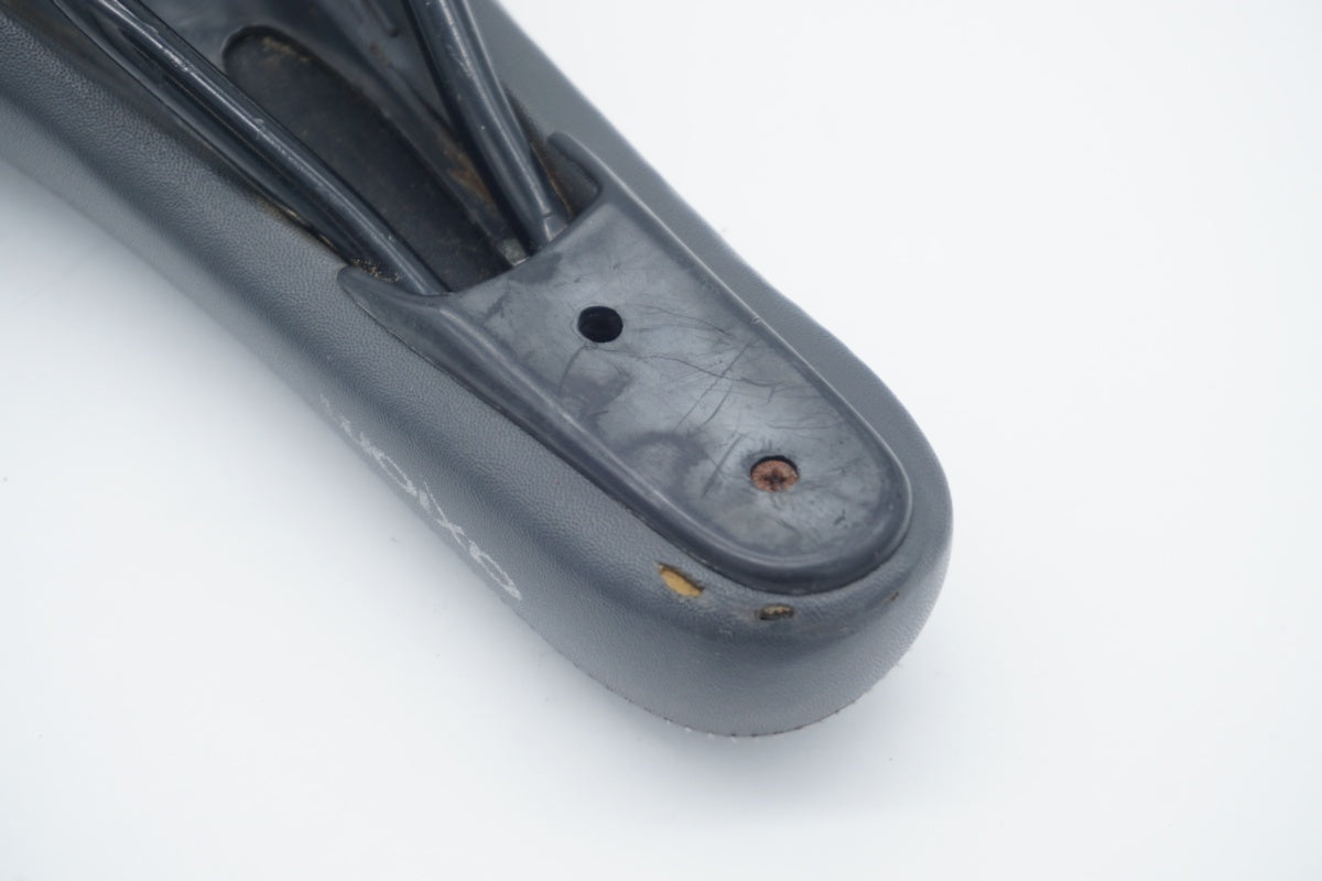 VELO 「ベロ」 AXIOM サドル / 京都八幡店