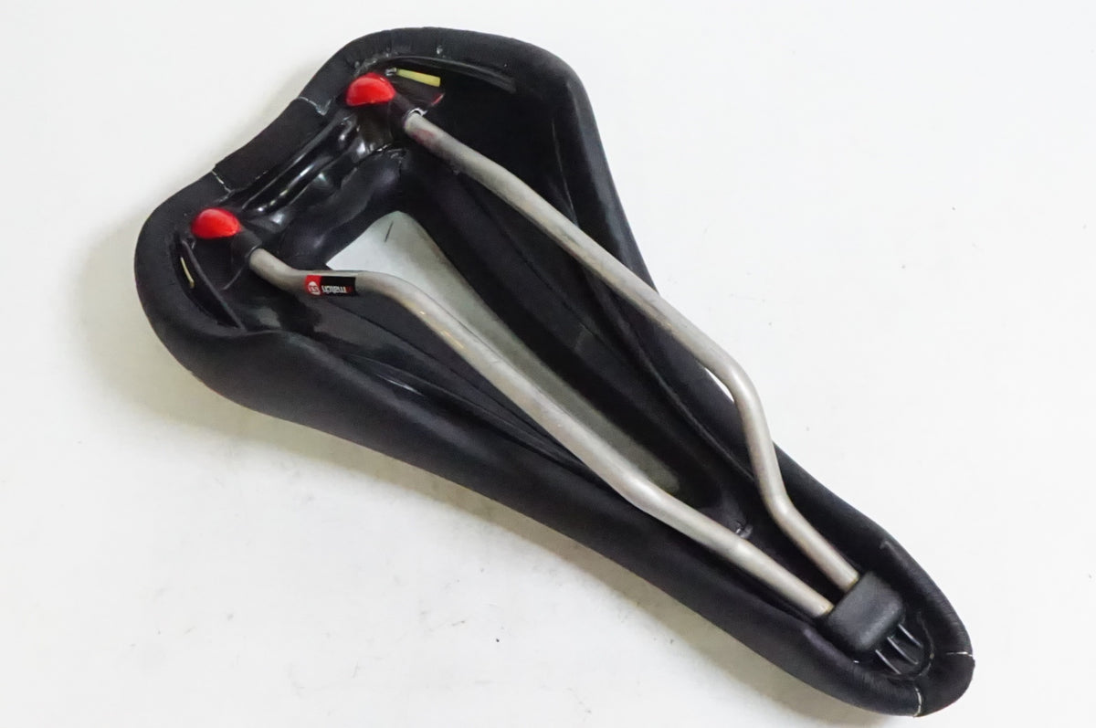 SELLE ITALIA 「セライタリア」 DIVA GEL SUPERFLOW サドル / 熊谷本店