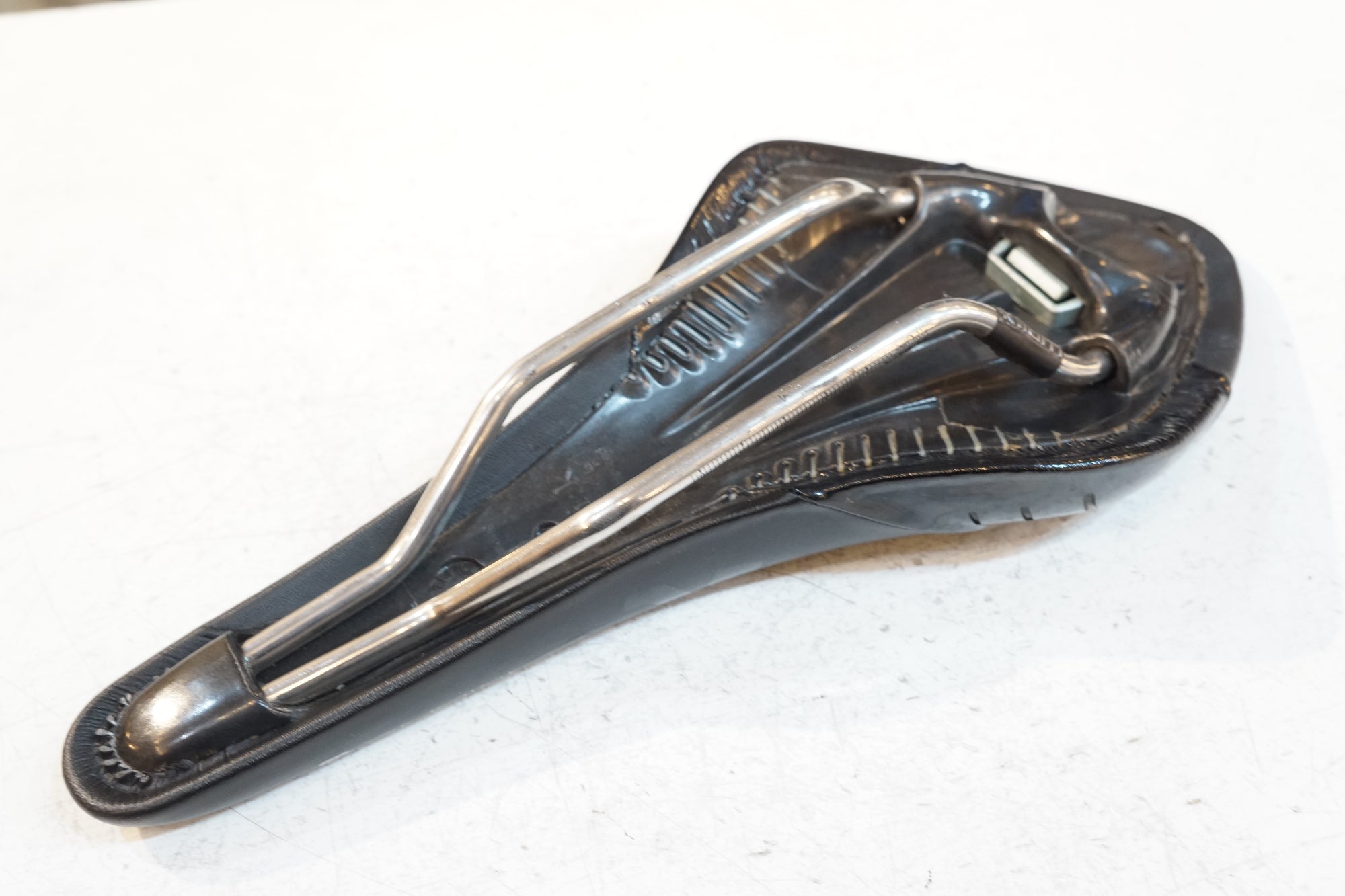 FIZIK 「フィジーク」 ARIONE VS サドル / バイチャリ浦和ベース