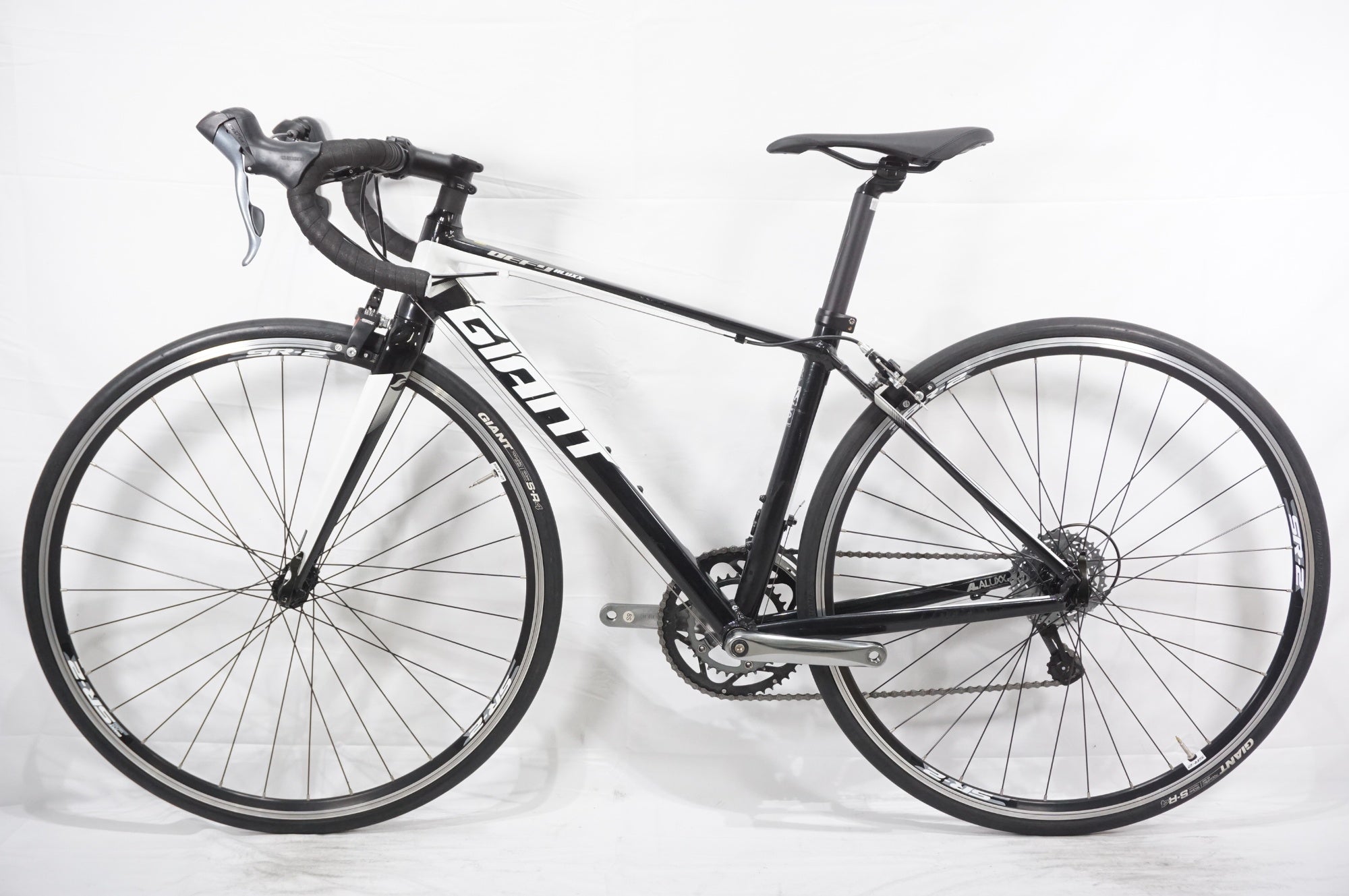 GIANT 「ジャイアント」 DEFY4 2015年モデル ロードバイク / AKIBA店