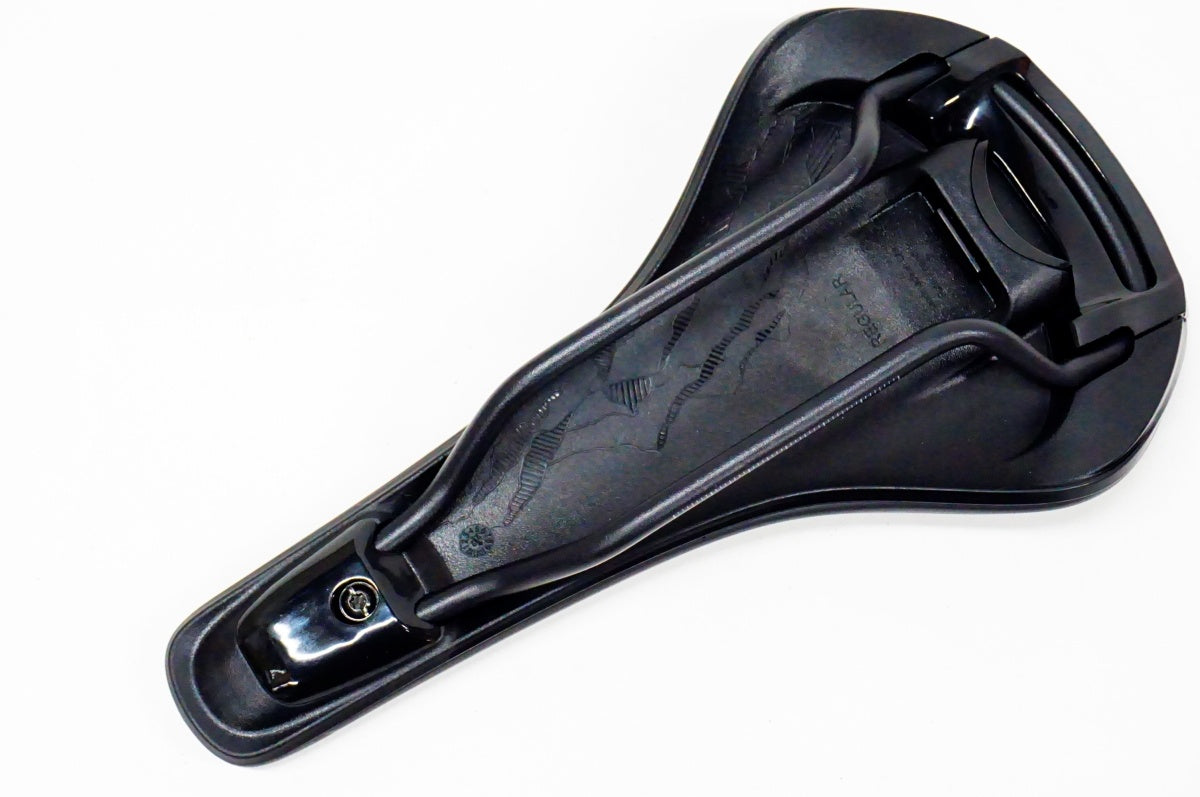 FIZIK 「フィジーク」 TAIGA サドル / 名古屋大須店 ｜ バイチャリ公式