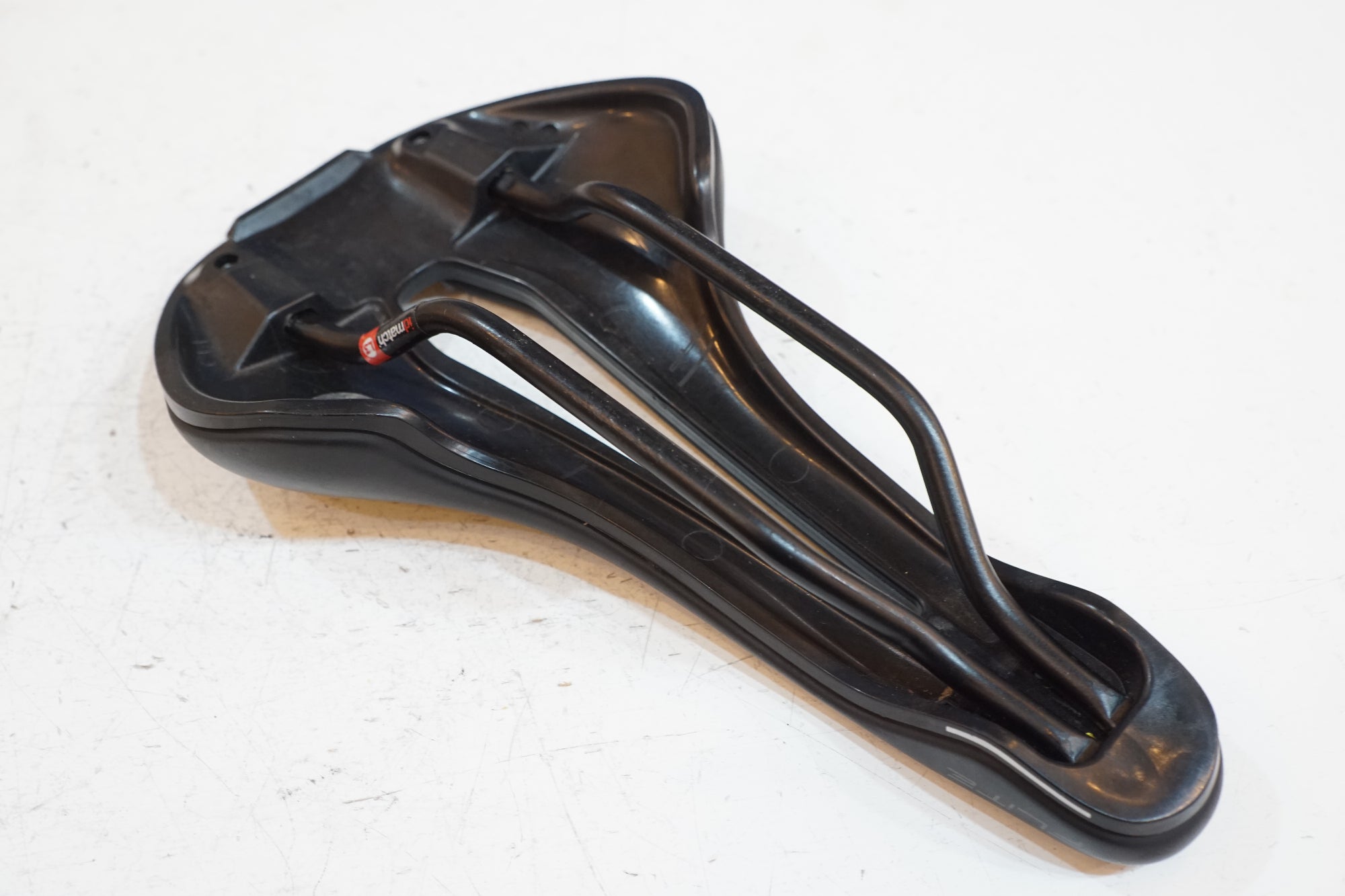 SELLE ITALIA 「セラ イタリア」 BOOST FLITE 145mm サドル / バイチャリ浦和ベース