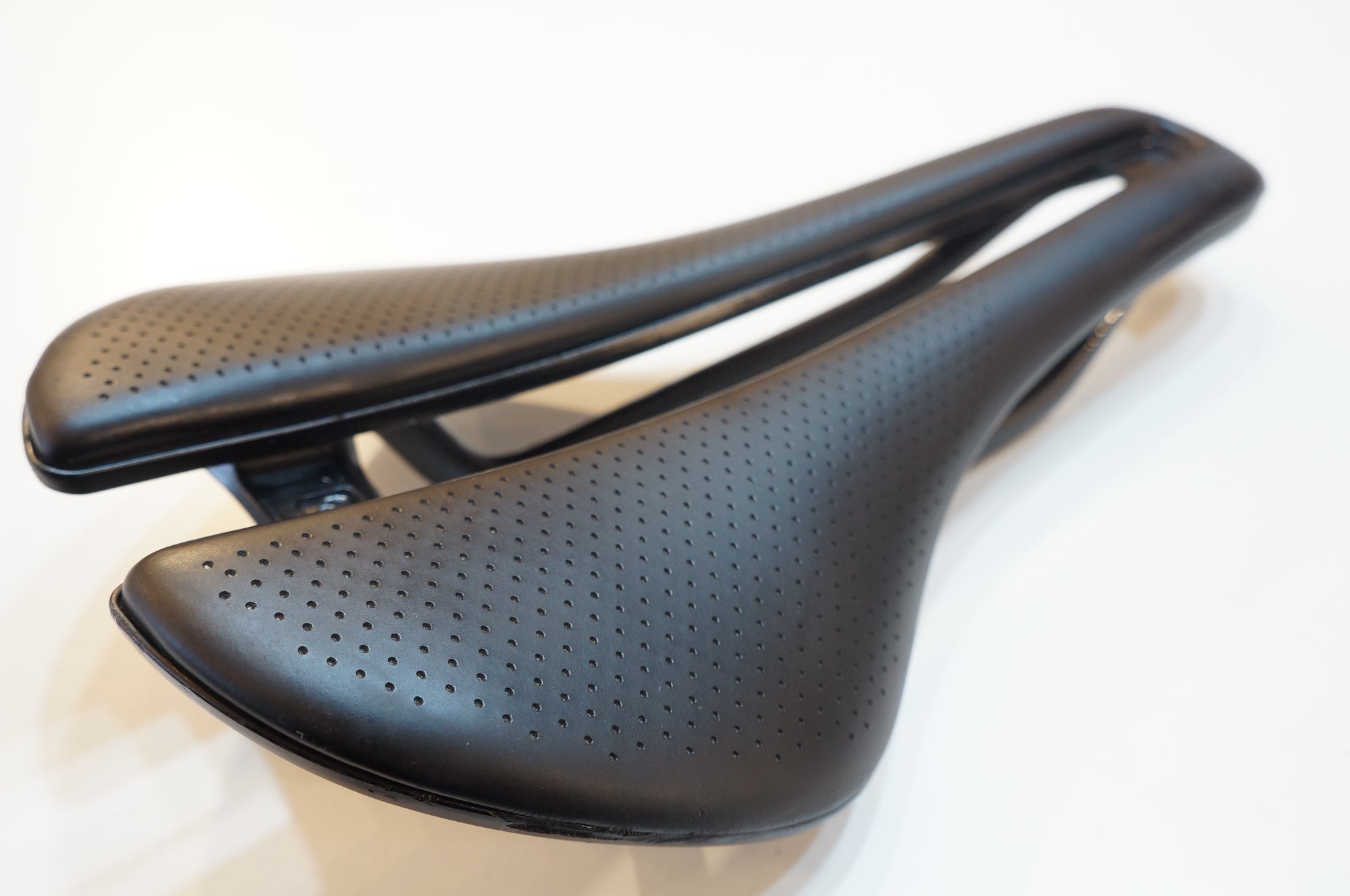 BONTRAGER 「ボントレガー」 AEOLUS PRO サドル / バイチャリ浦和