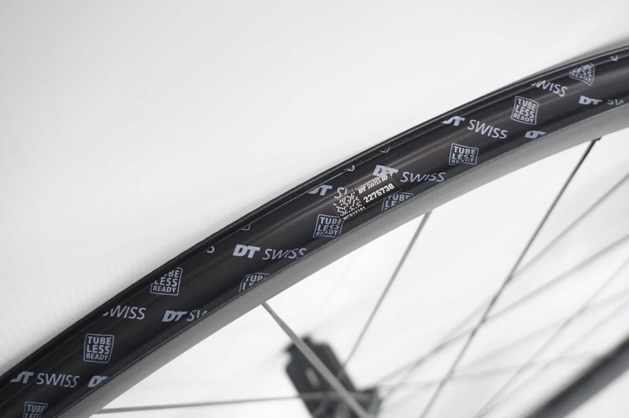E 1800 SPLINE - Robust Endurance Road Wheels | DT Swiss
