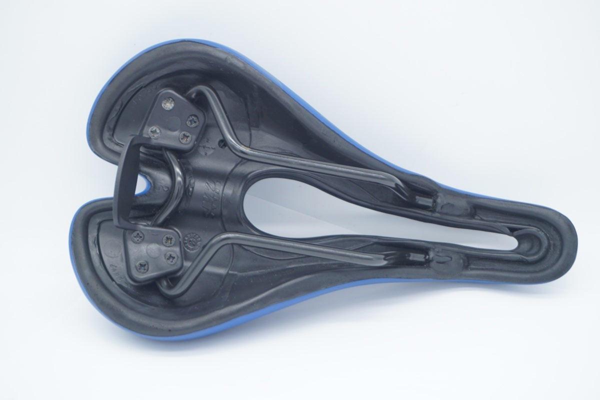 SELLE SMP 「セラエスエムピー」 TRK サドル / 滋賀大津店