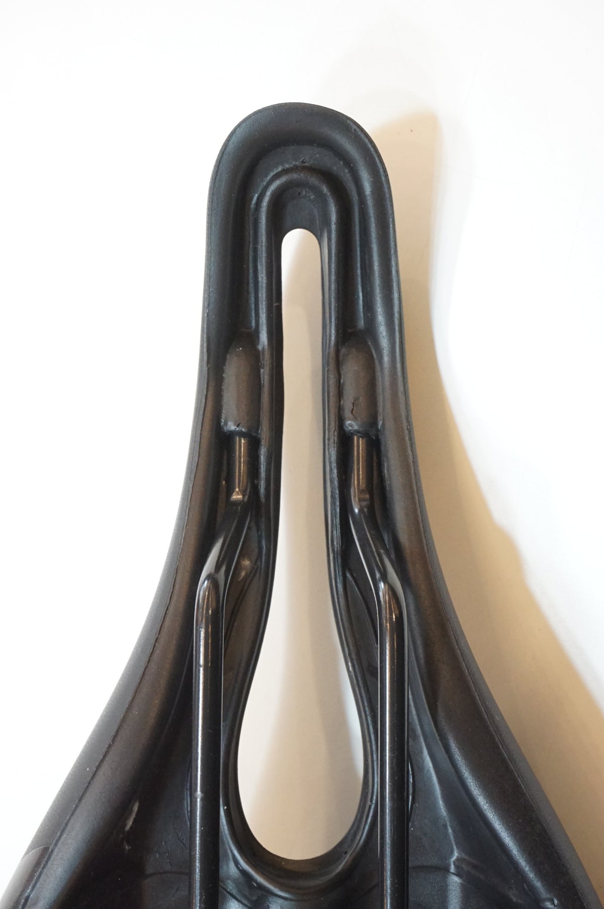SELLE SMP 「セラエスエムピー」 TRK MEDIUM サドル / 浦和ベース